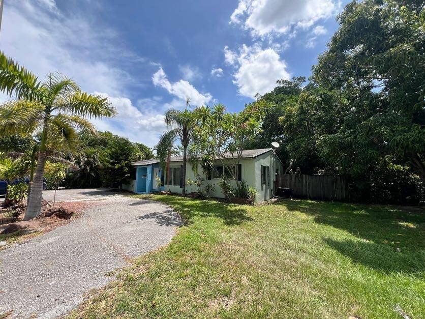 1732 NE 15TH Avenue, Fort Lauderdale, FL 33305 IMG_0507