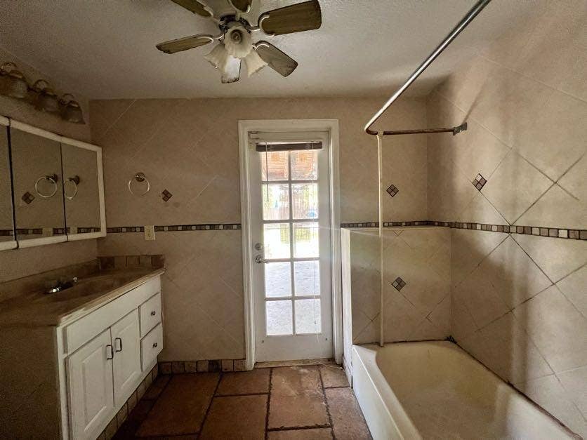 1732 NE 15TH Avenue, Fort Lauderdale, FL 33305 IMG_0510