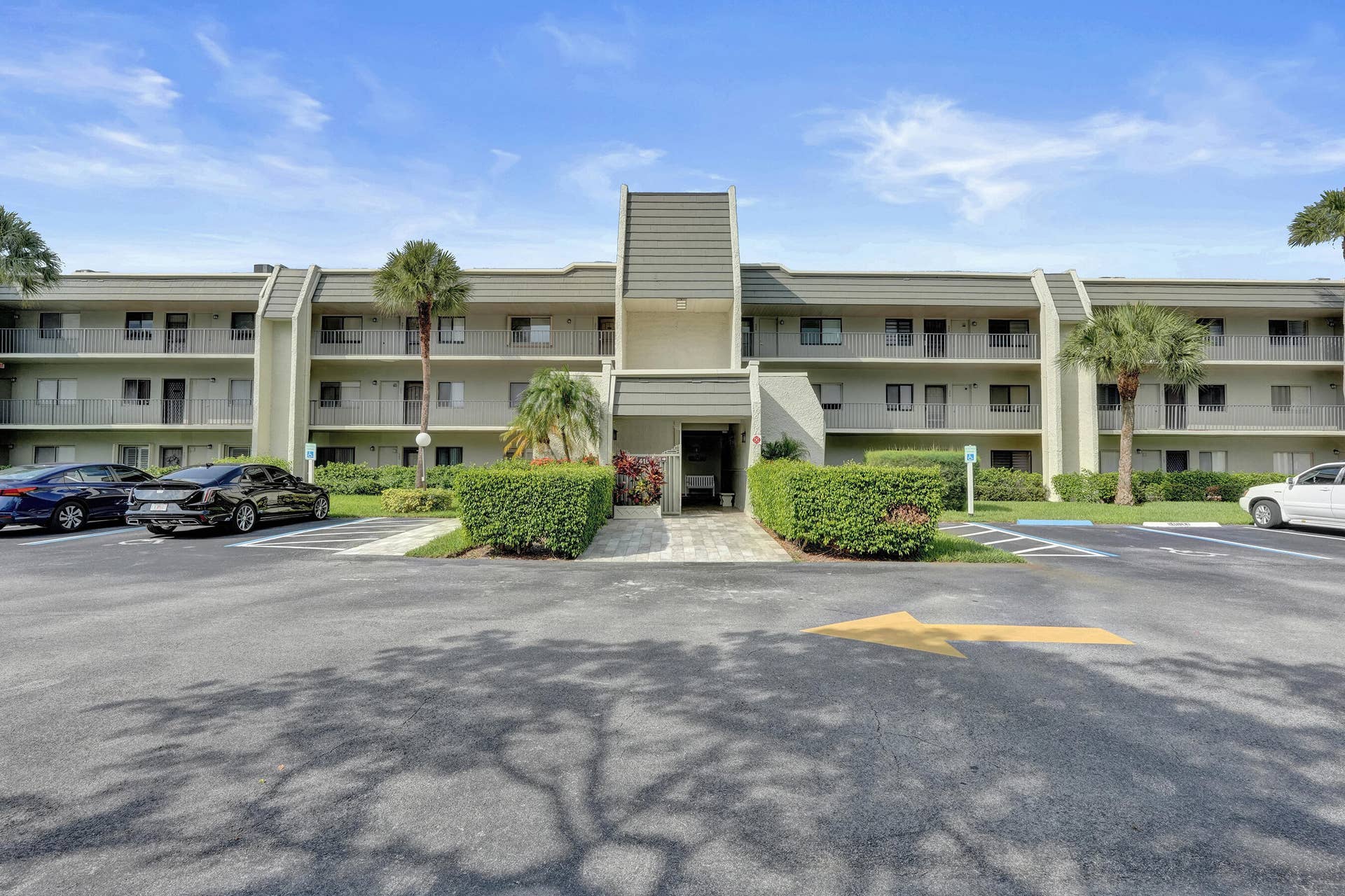 4100 TIVOLI Court, #304, Lake Worth, FL 33467 DSC07297