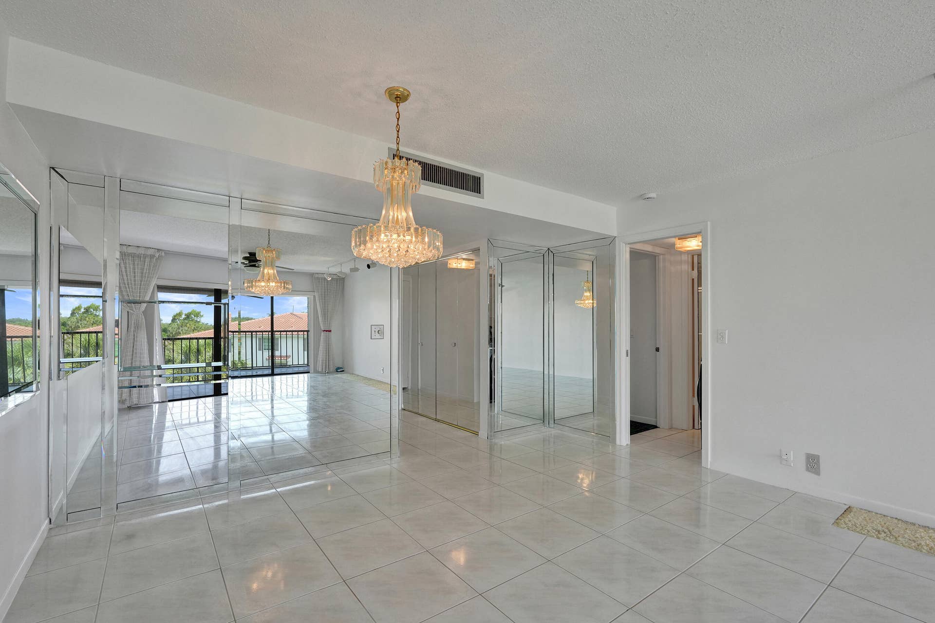 4100 TIVOLI Court, #304, Lake Worth, FL 33467 DSC07240