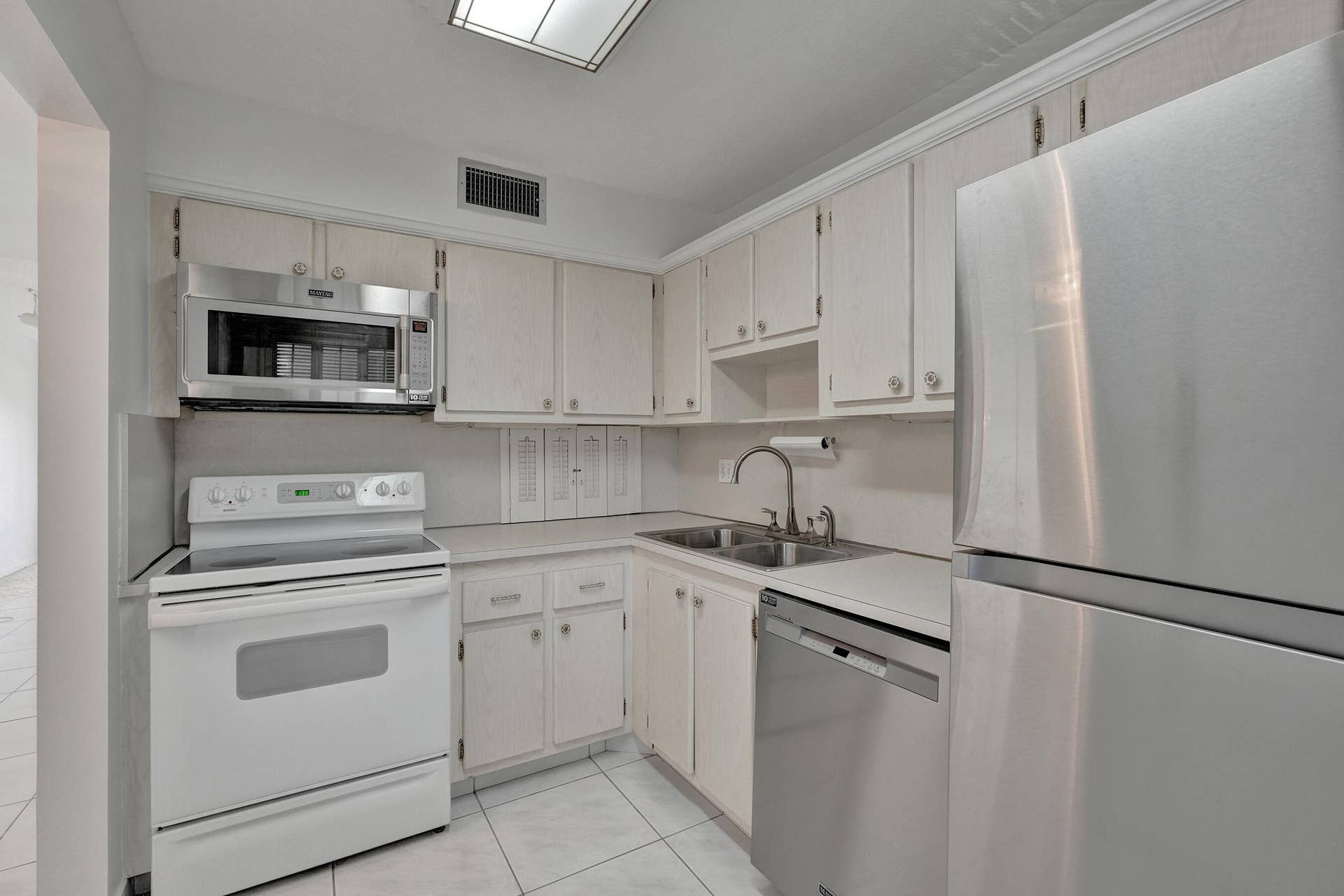4100 TIVOLI Court, #304, Lake Worth, FL 33467 DSC07246