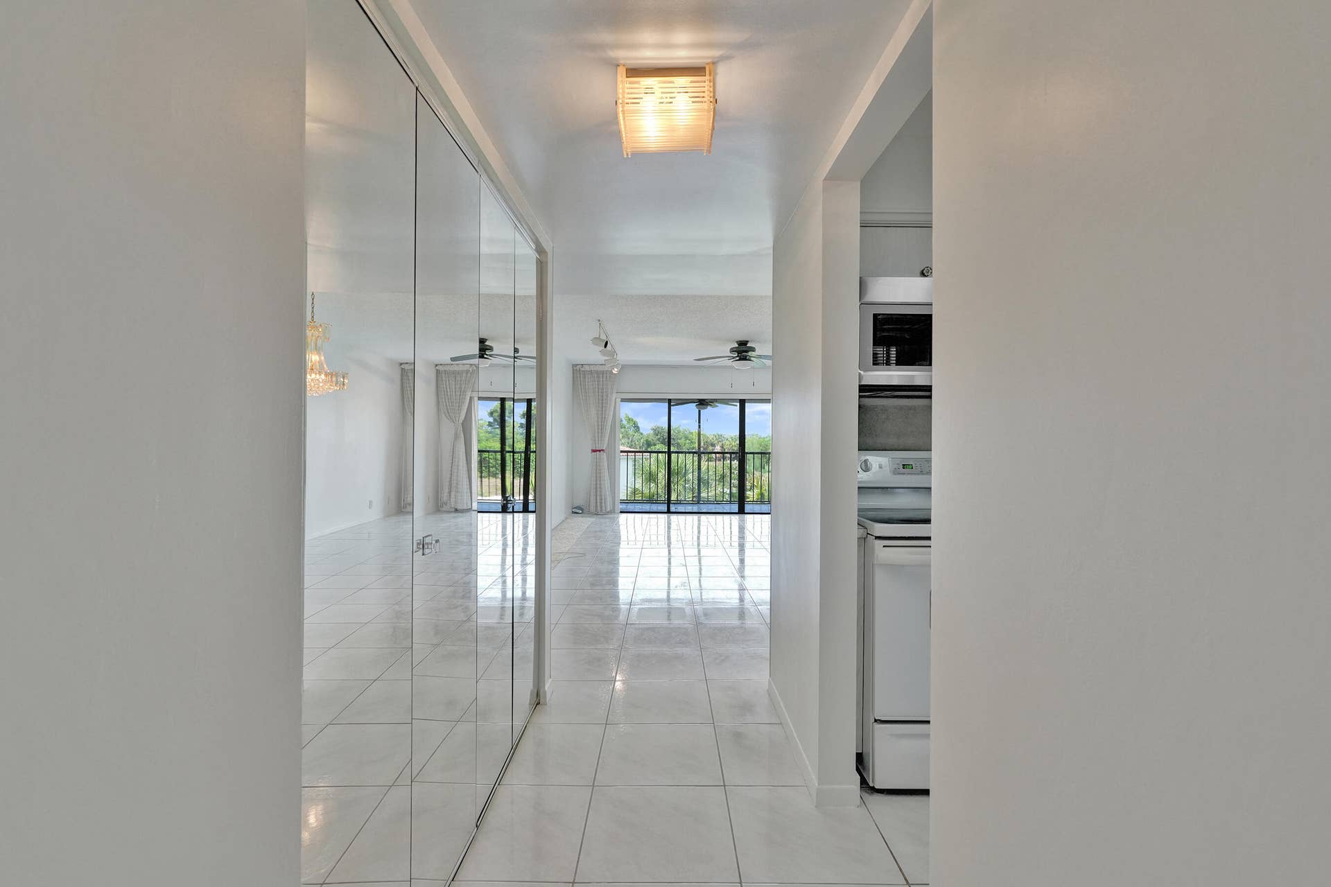 4100 TIVOLI Court, #304, Lake Worth, FL 33467 DSC07261