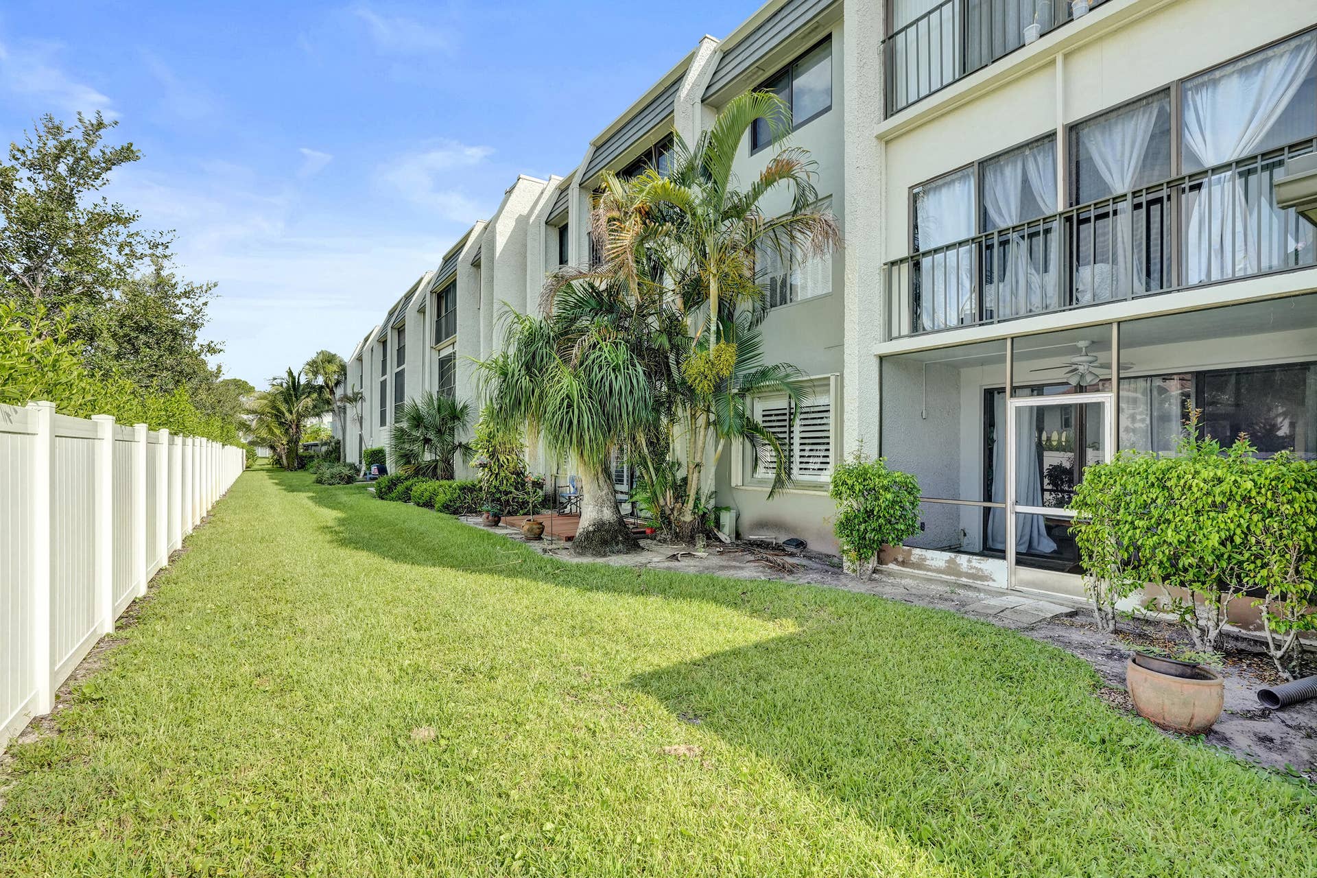 4100 TIVOLI Court, #304, Lake Worth, FL 33467 DSC07303