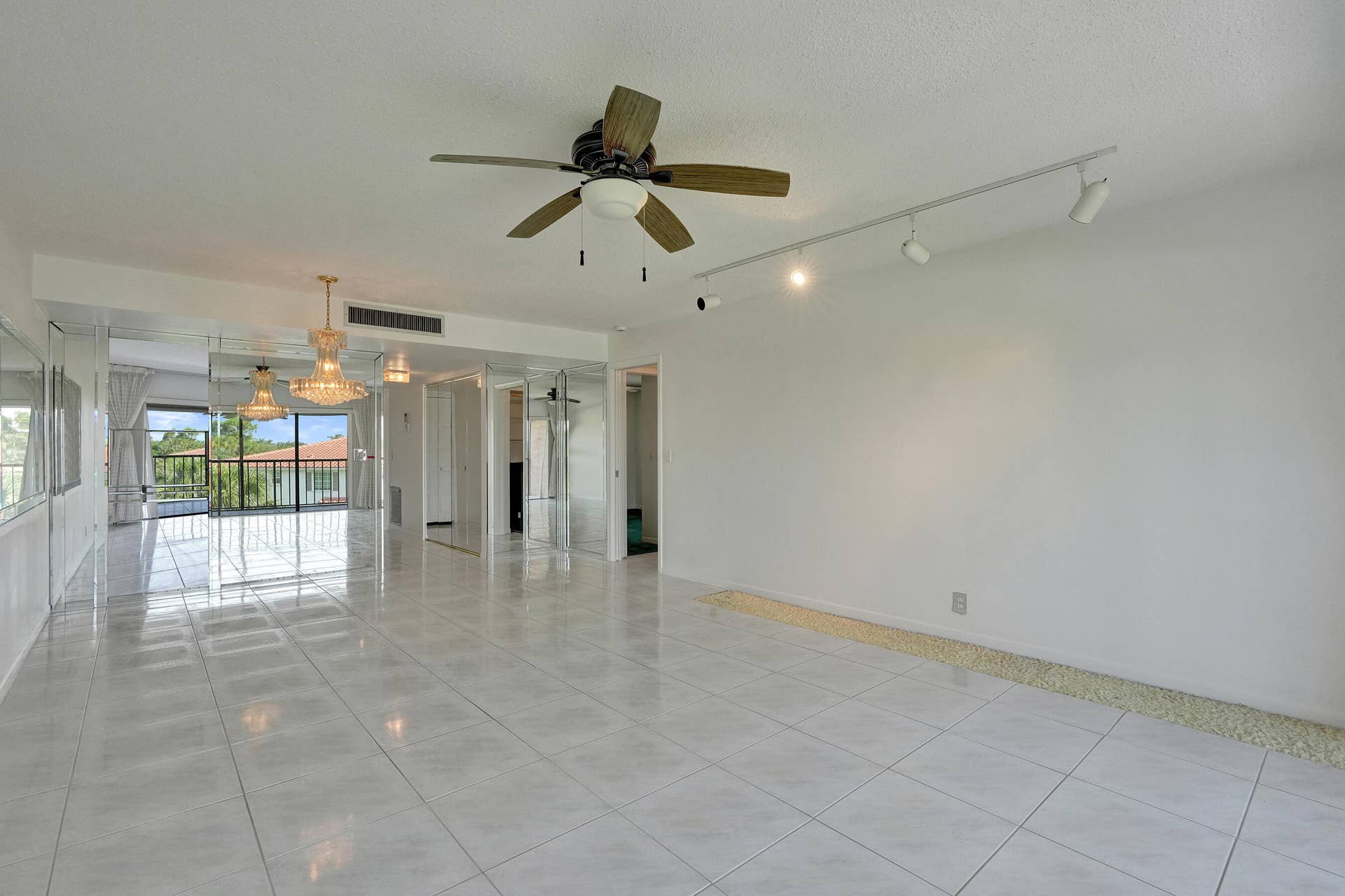 4100 TIVOLI Court, #304, Lake Worth, FL 33467 DSC07228