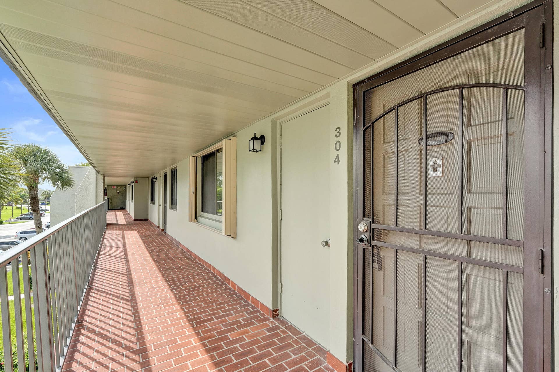 4100 TIVOLI Court, #304, Lake Worth, FL 33467 DSC07291