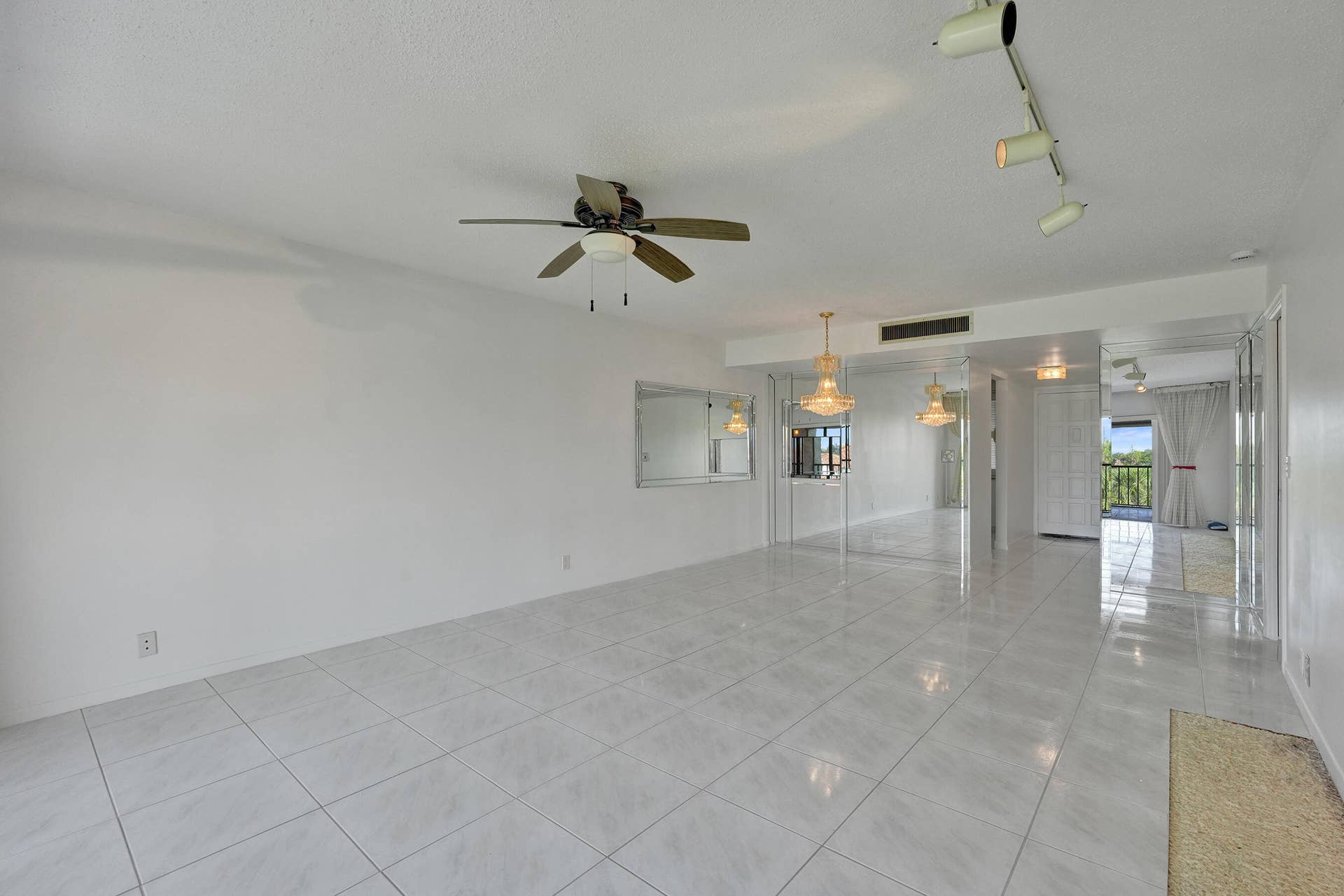 4100 TIVOLI Court, #304, Lake Worth, FL 33467 DSC07225