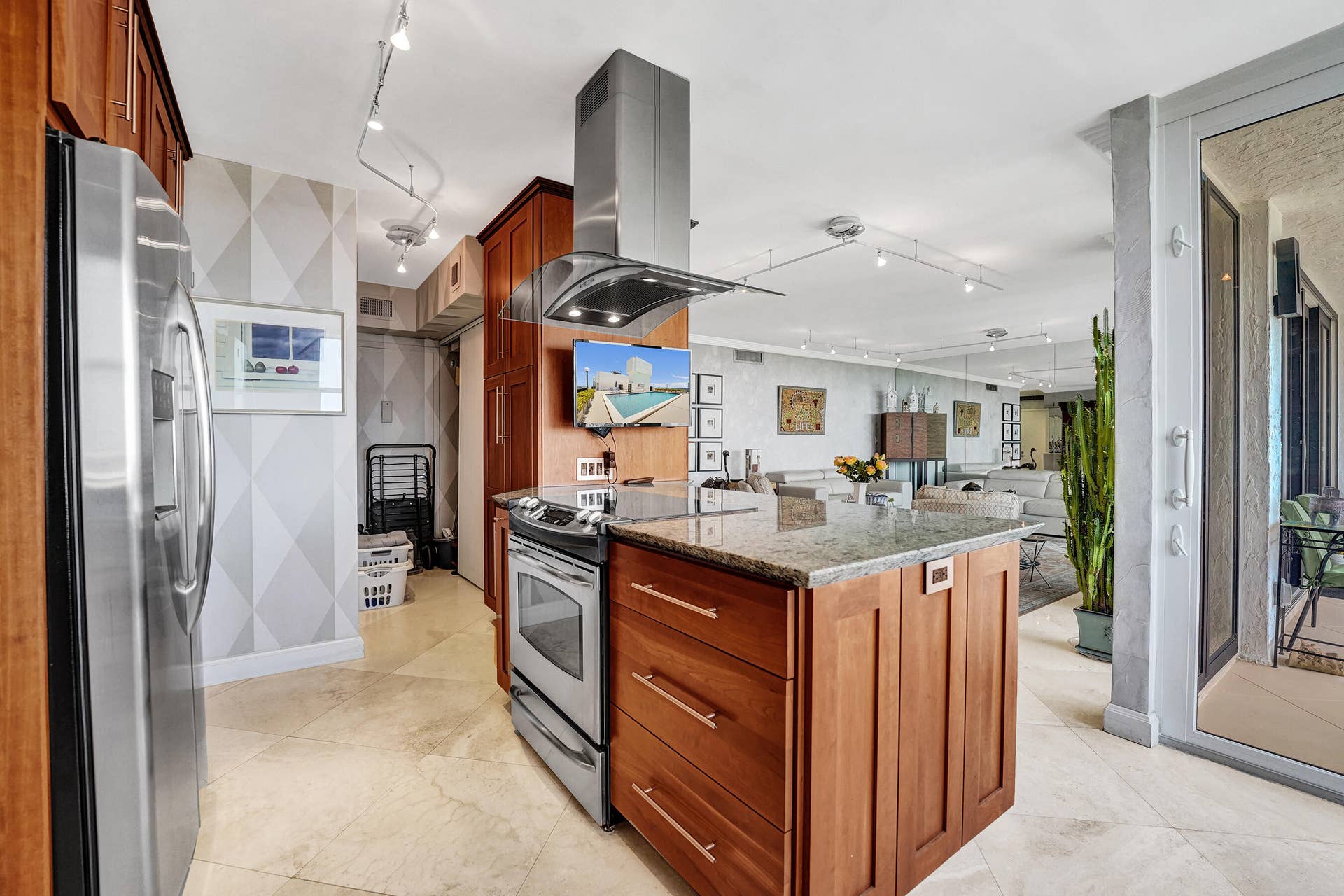 936 Intracoastal Drive, #22C, Fort Lauderdale, FL 33304 DSC02265