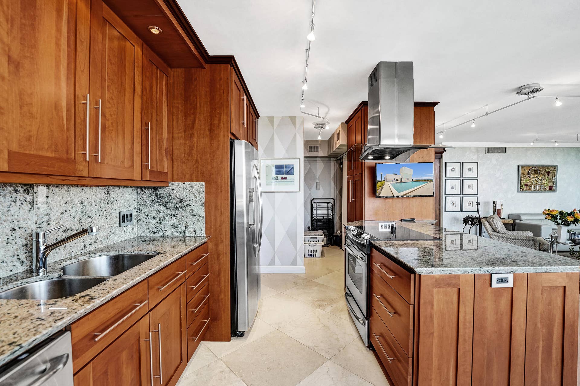 936 Intracoastal Drive, #22C, Fort Lauderdale, FL 33304 DSC02268