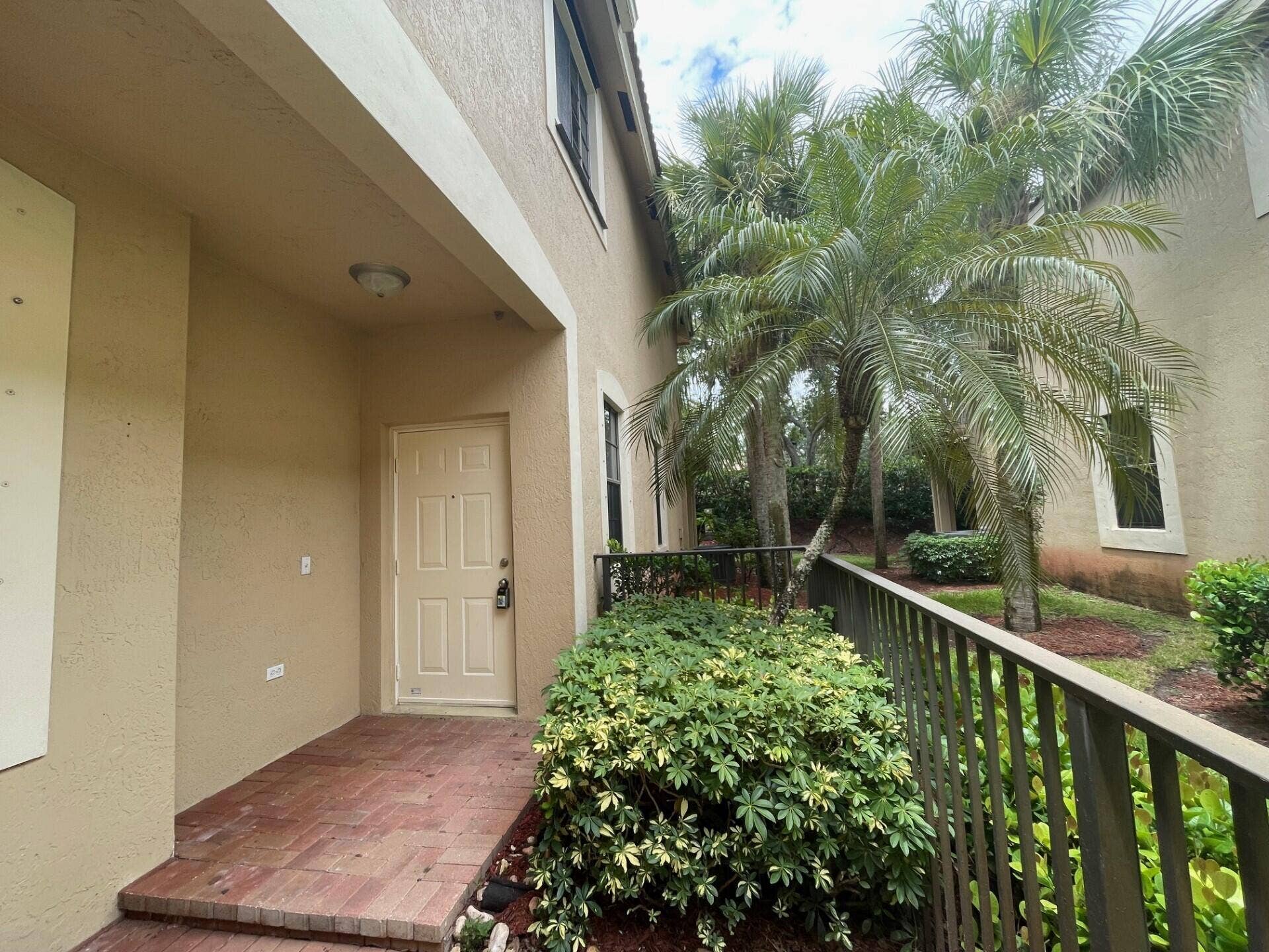 4329 VINEYARD Circle, #4329, Weston, FL 33332 4329-02