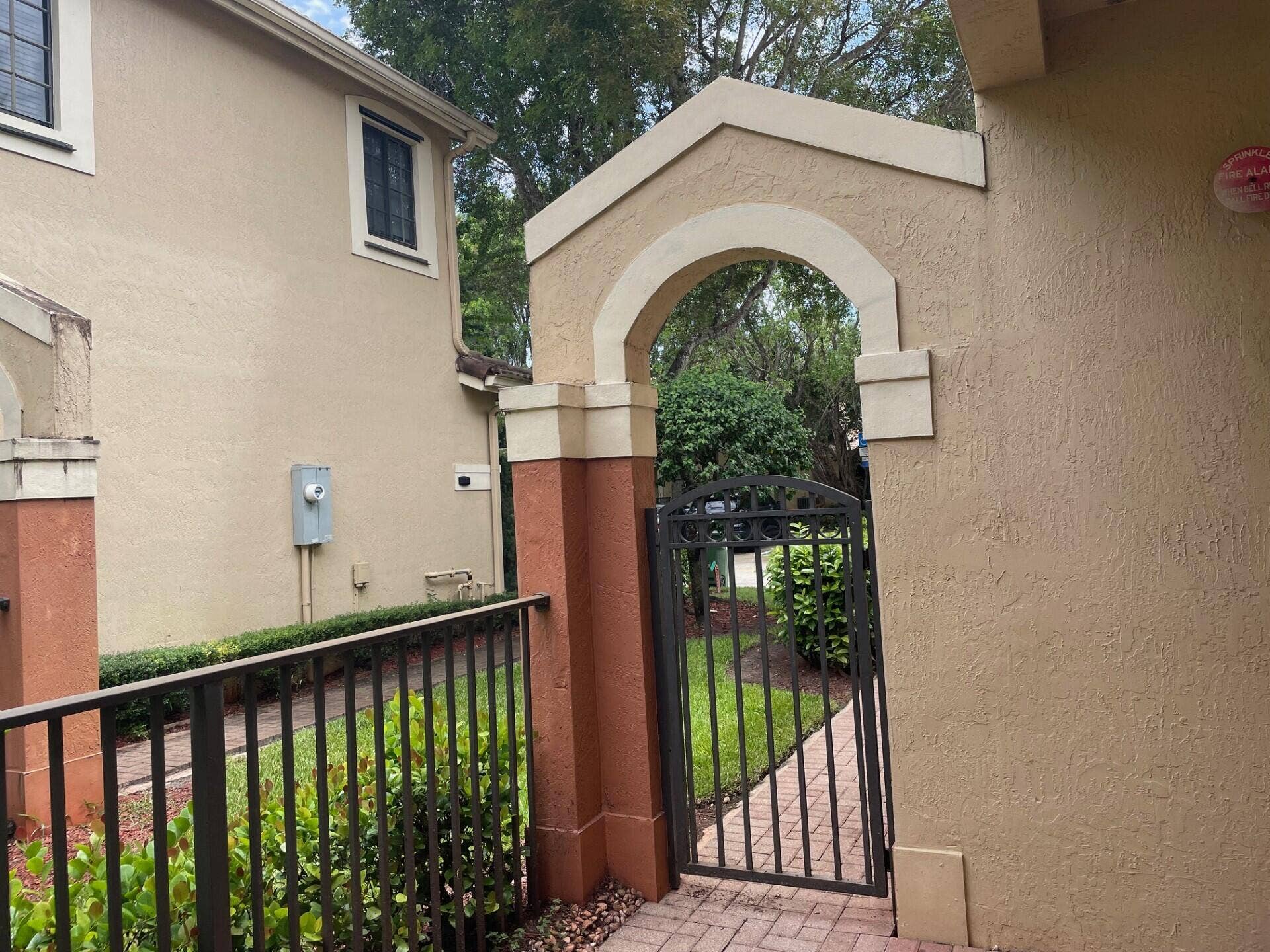 4329 VINEYARD Circle, #4329, Weston, FL 33332 4329-0042
