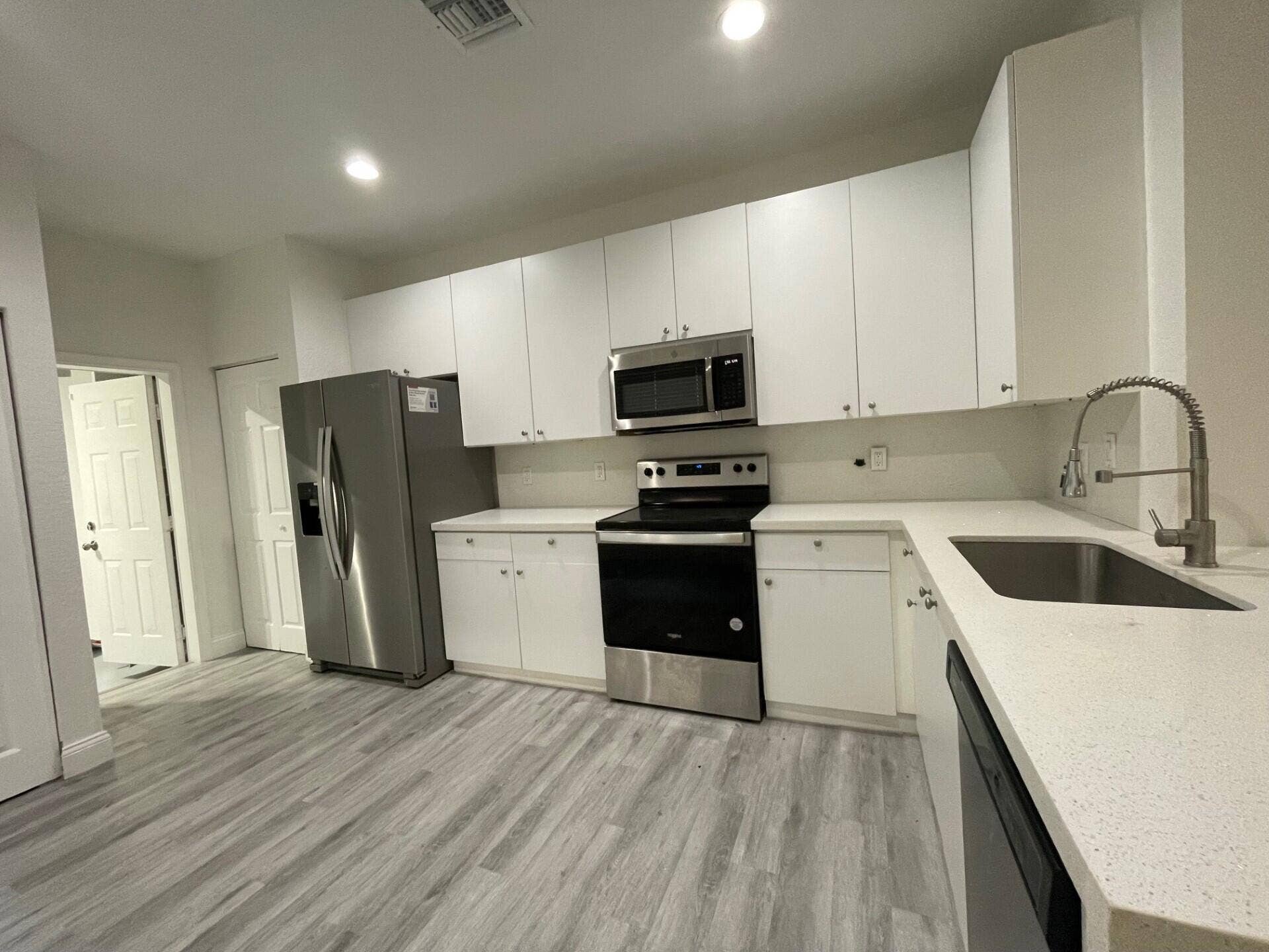 4329 VINEYARD Circle, #4329, Weston, FL 33332 4329-007