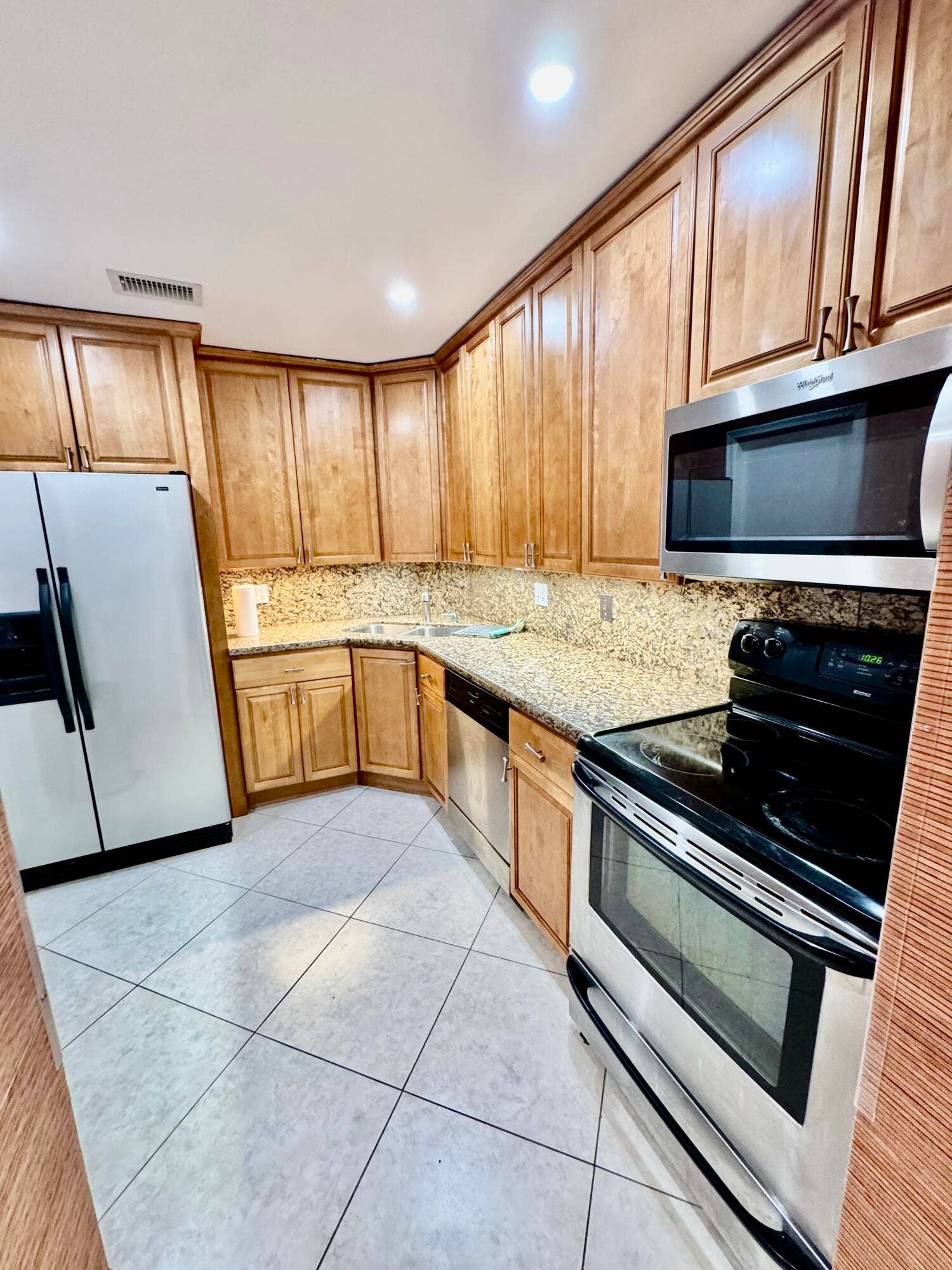 351 NE 19TH Place, #206K, Wilton Manors, Wilton Manors, FL 33305 Kitchen2