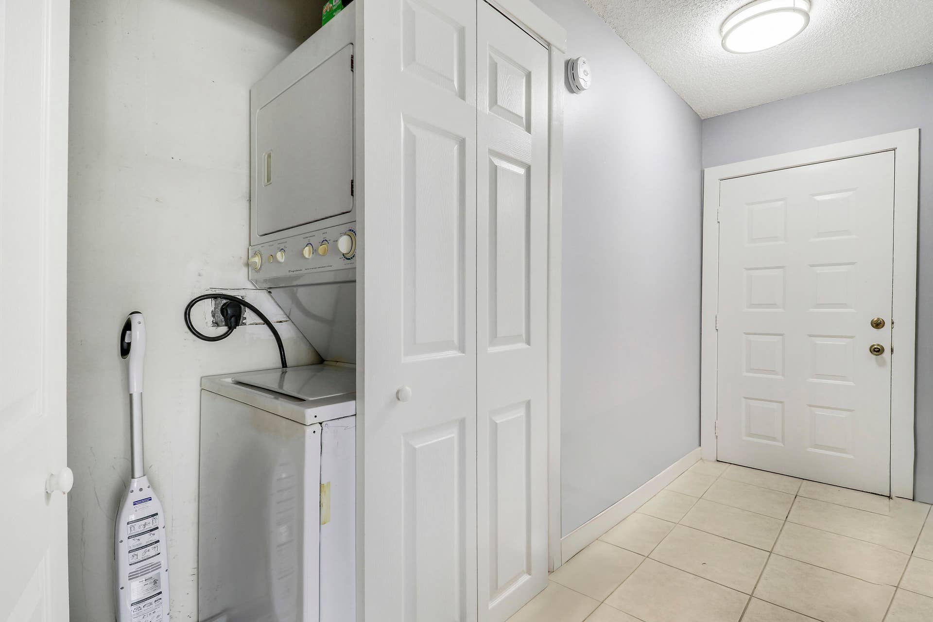150 PINEVIEW Road, #C4, Jupiter, Jupiter, FL 33469 Laundry