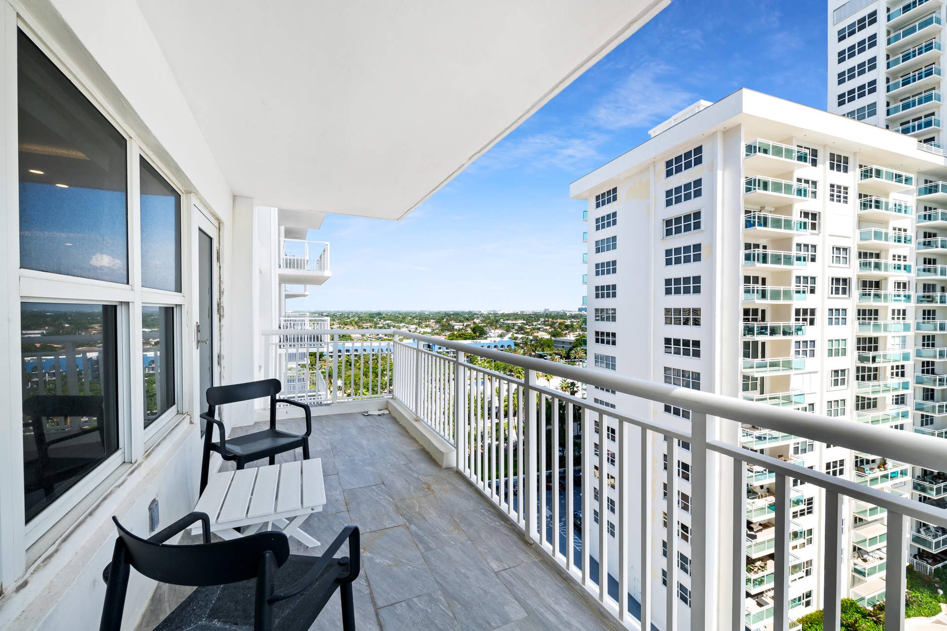 Balcony - Intracoastal view