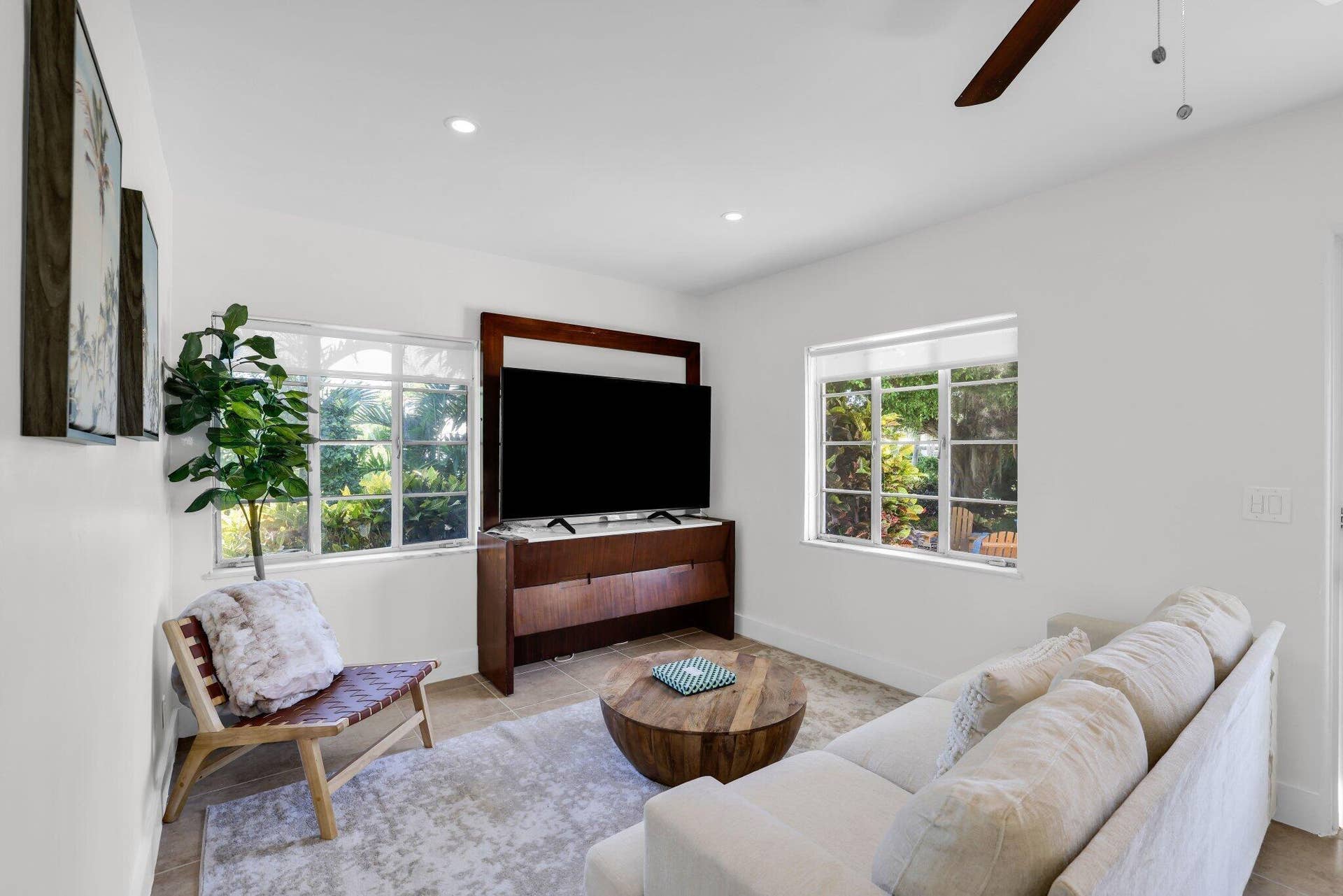 320 Inlet Way, #4, Palm Beach Shores, Palm Beach Shores, FL 33404 Living space with recessed lighting and a ceiling fan