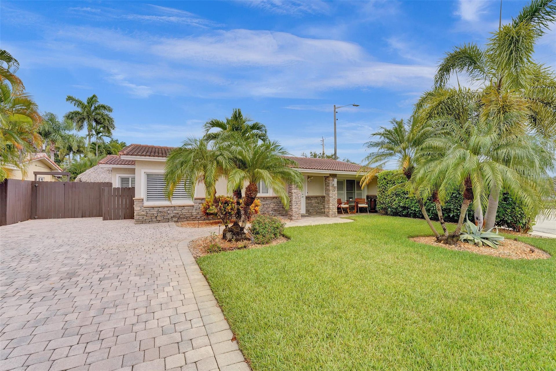 1245 NE 17TH Way, Fort Lauderdale, FL 33304 Photo 1
