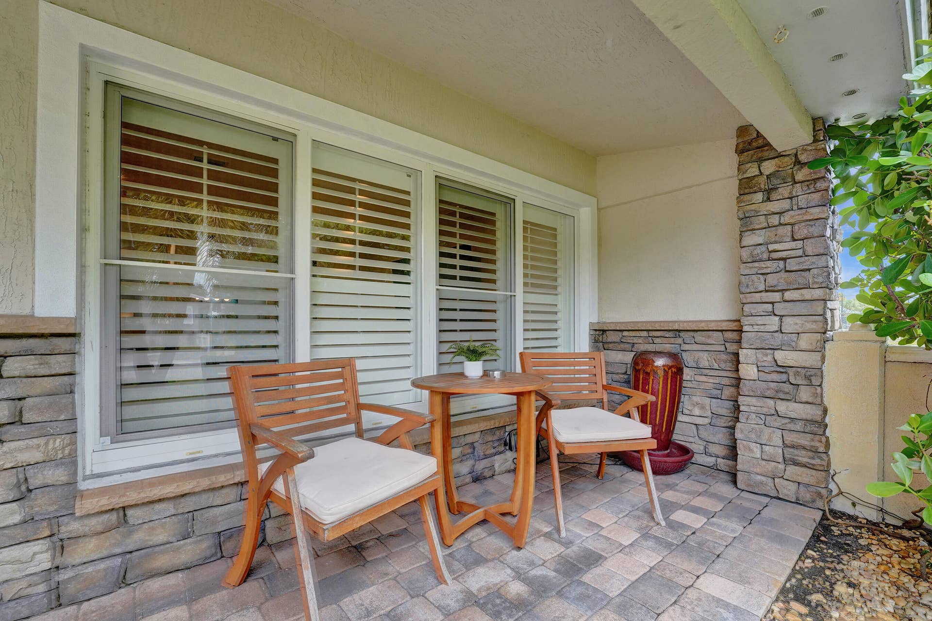1245 NE 17TH Way, Fort Lauderdale, FL 33304 DSC09951