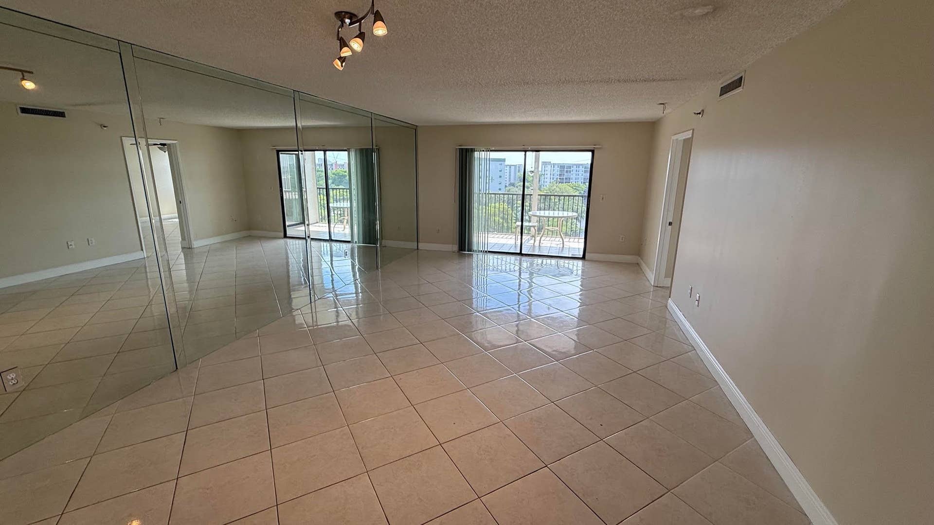 2334 S Cypress Bend Drive, #802, Pompano Beach, FL 33069 4