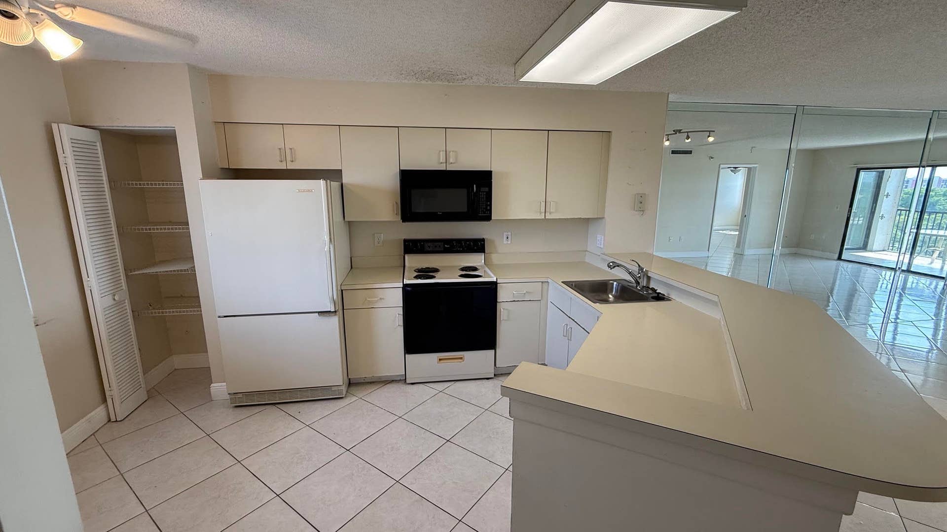 2334 S Cypress Bend Drive, #802, Pompano Beach, FL 33069 2