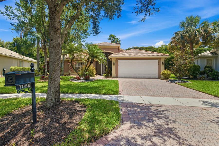 Property photo for 7639 Tarpon Cove Circle, Lake Worth, FL