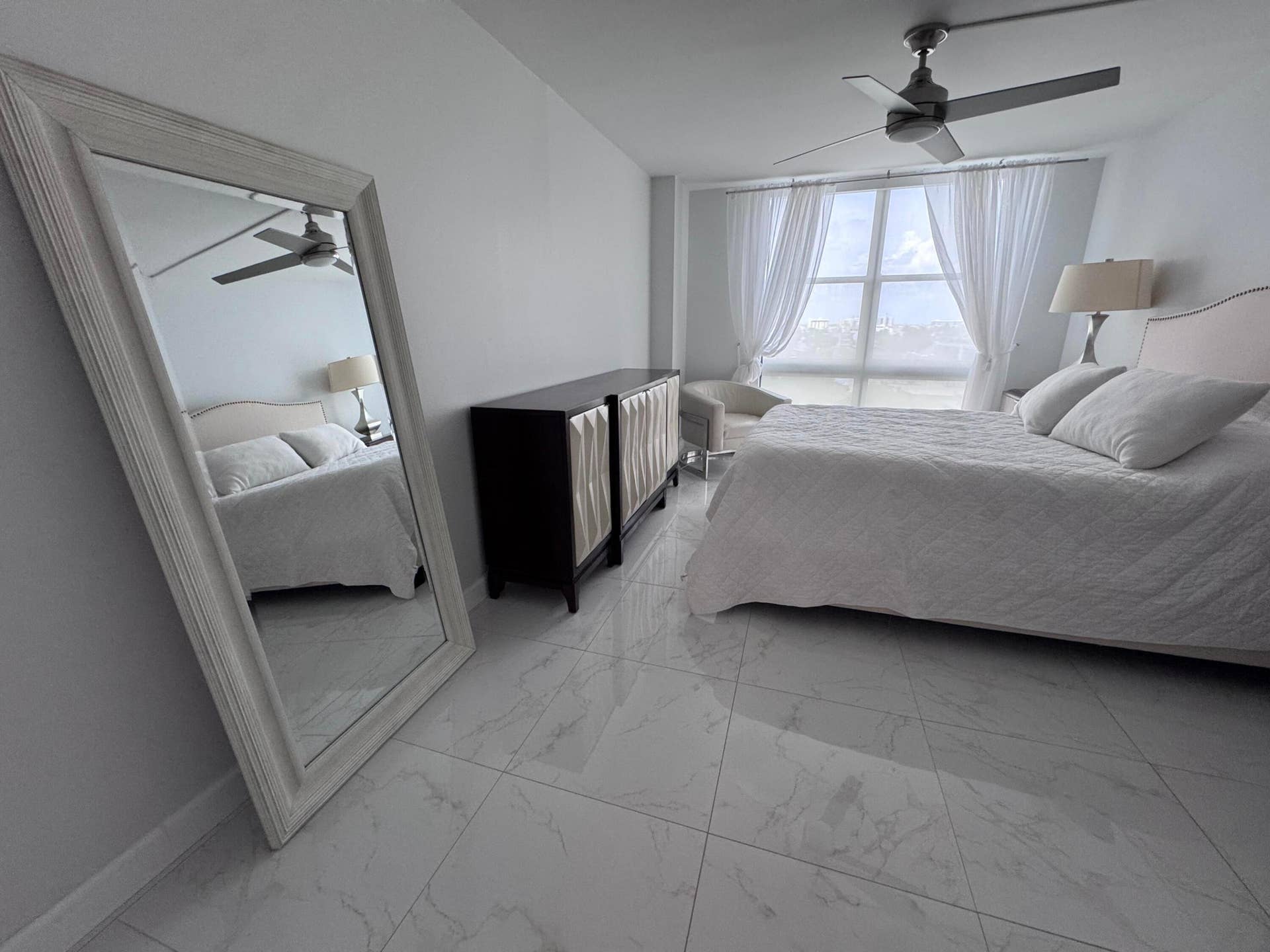 3031 N OCEAN Boulevard, #708, Fort Lauderdale, FL 33308 Electric Blind system ...