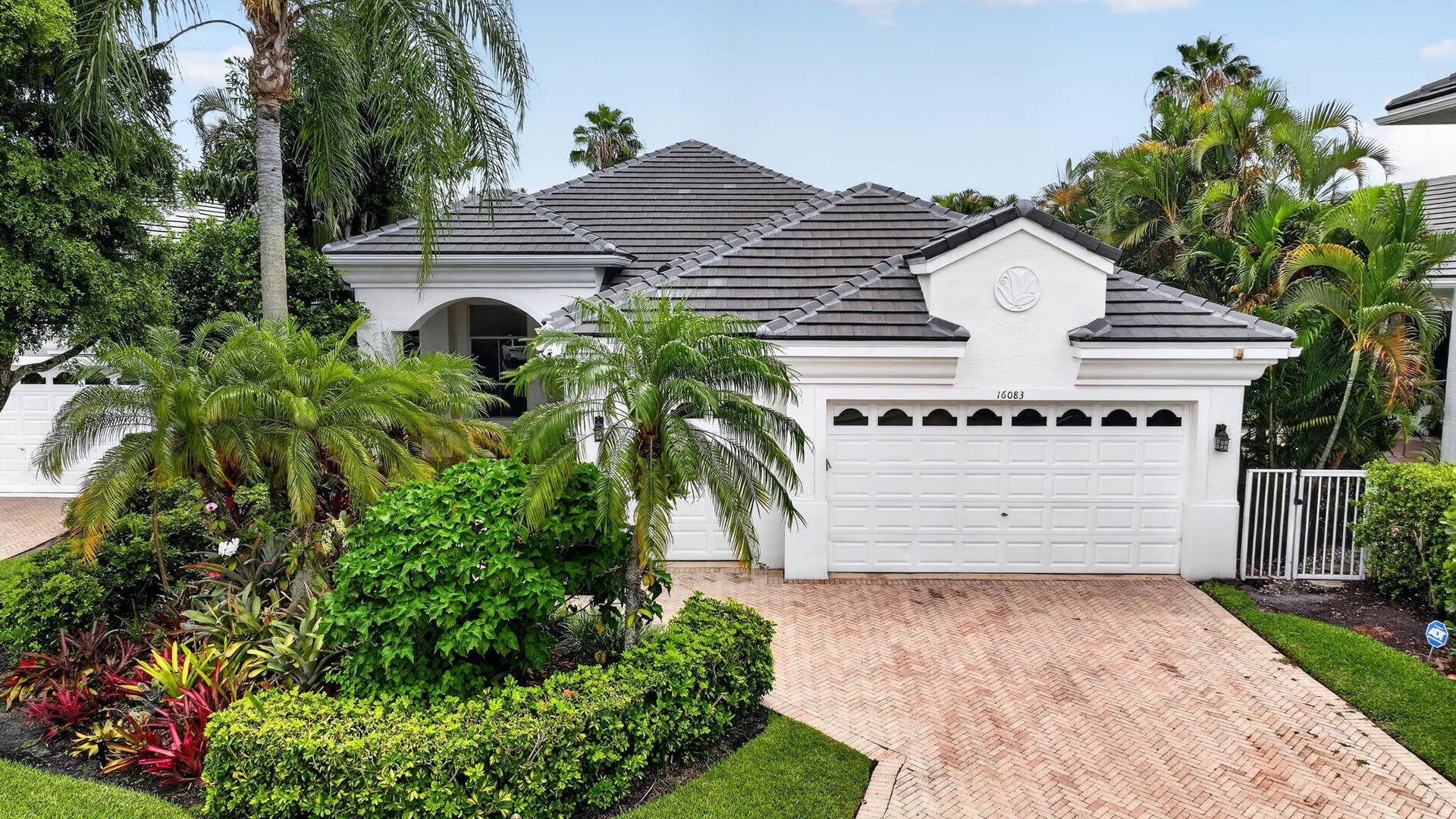 16083 Via Monteverde, Delray Beach, FL 33446 63-web-or-mls-DJI_20260718143342_0367_D