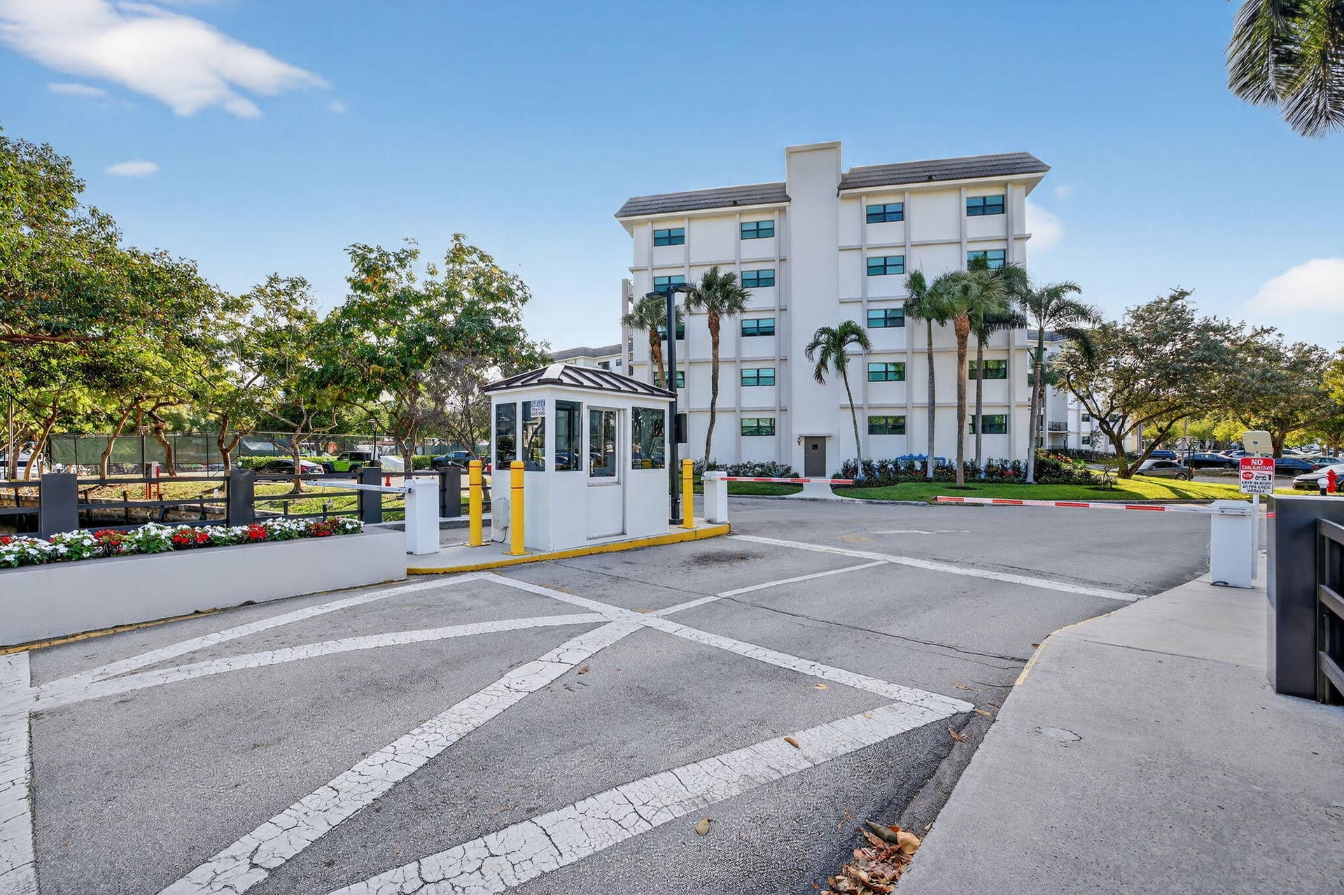 1301 River Reach Drive, #516, Fort Lauderdale, FL 33315 RR Entrance Guard Gate
