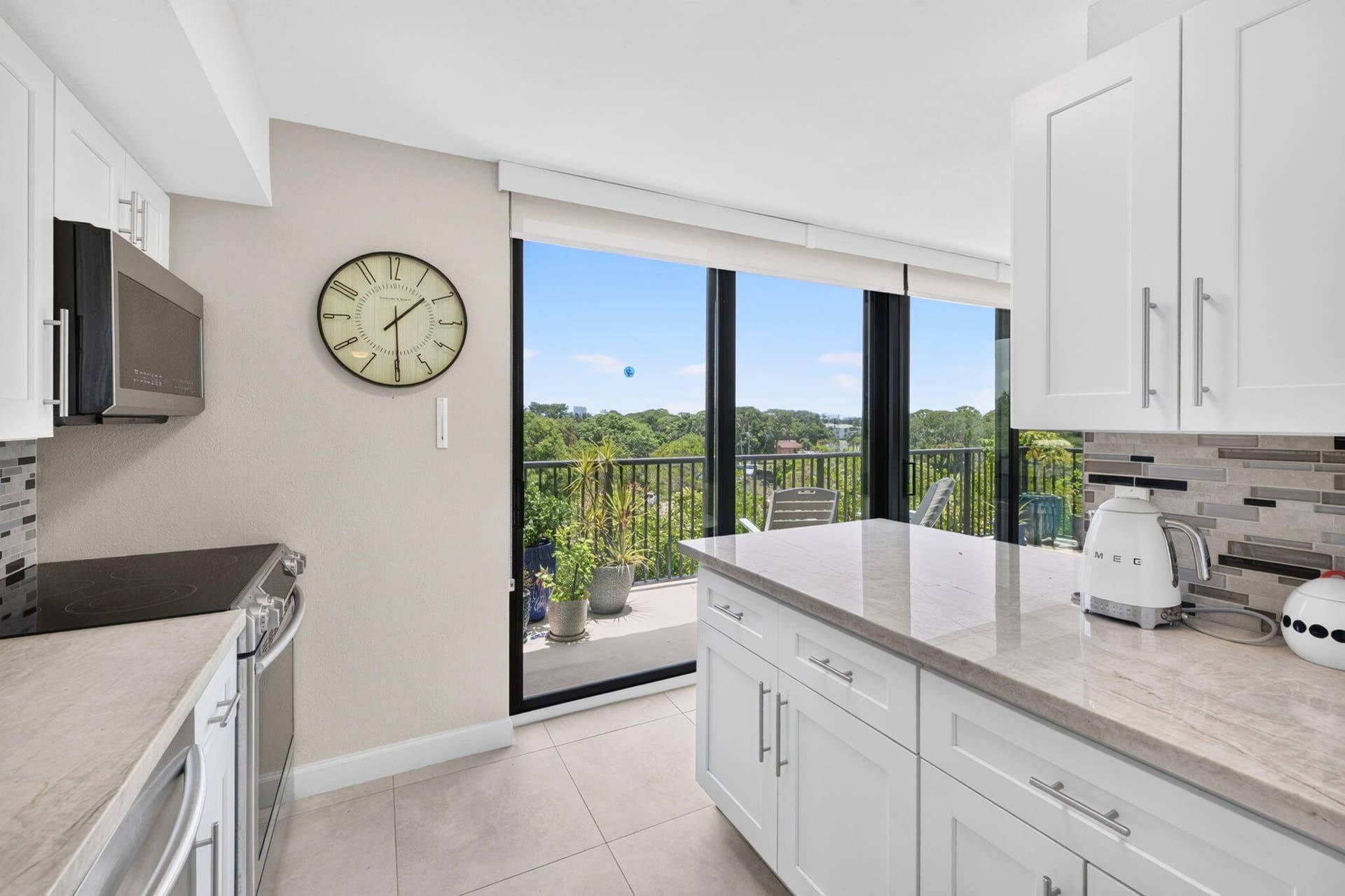 1301 River Reach Drive, #516, Fort Lauderdale, FL 33315 1301-516 Kitchen