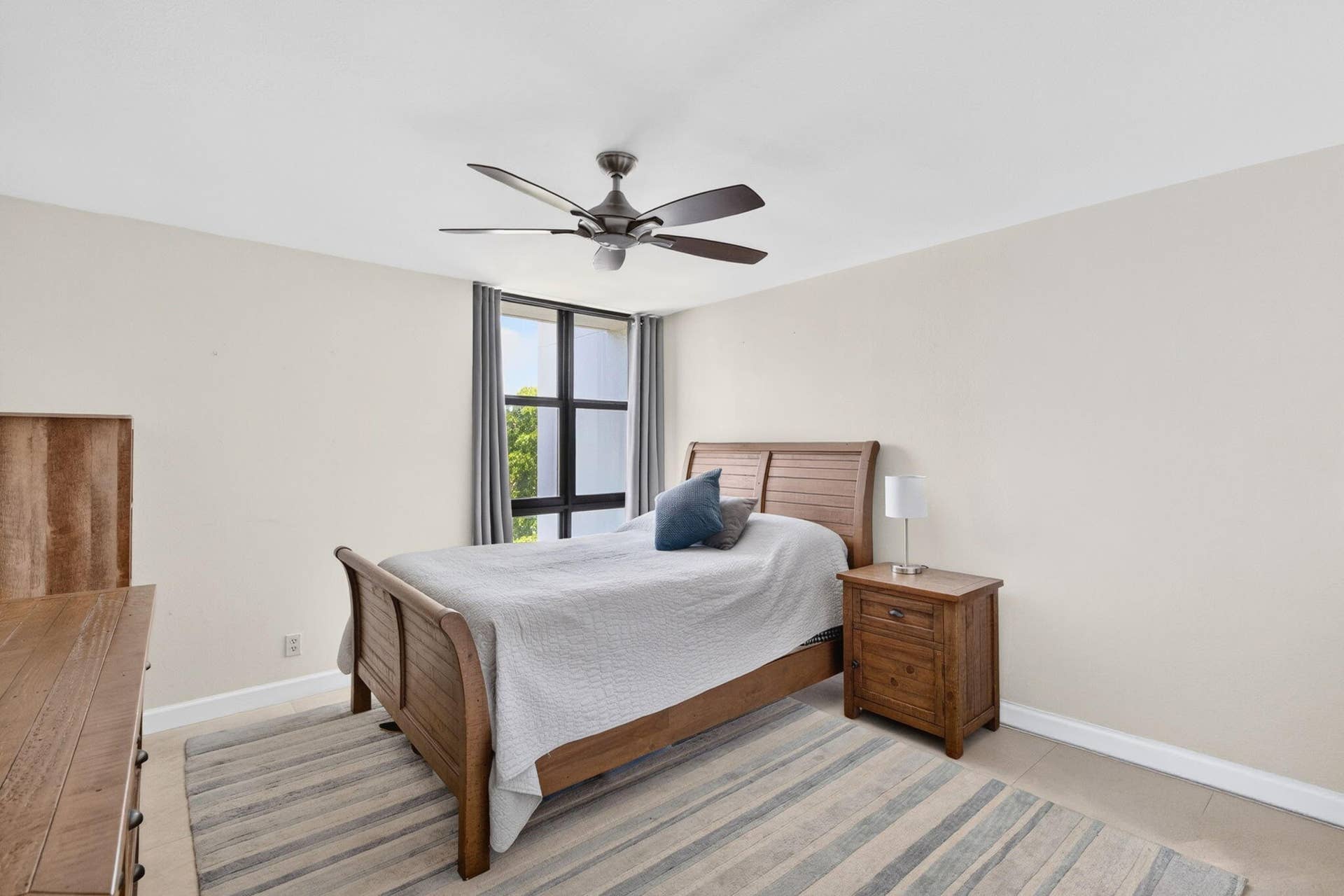 1301 River Reach Drive, #516, Fort Lauderdale, FL 33315 1301-516 Guest Bedroom