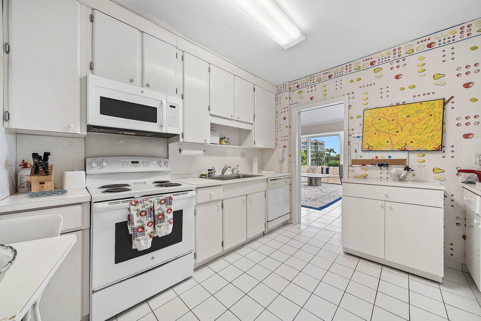 44 Cocoanut Row, #222b, Palm Beach, FL 33480 016-44CocoanutRow-PalmBeach-FL-33480-SMA