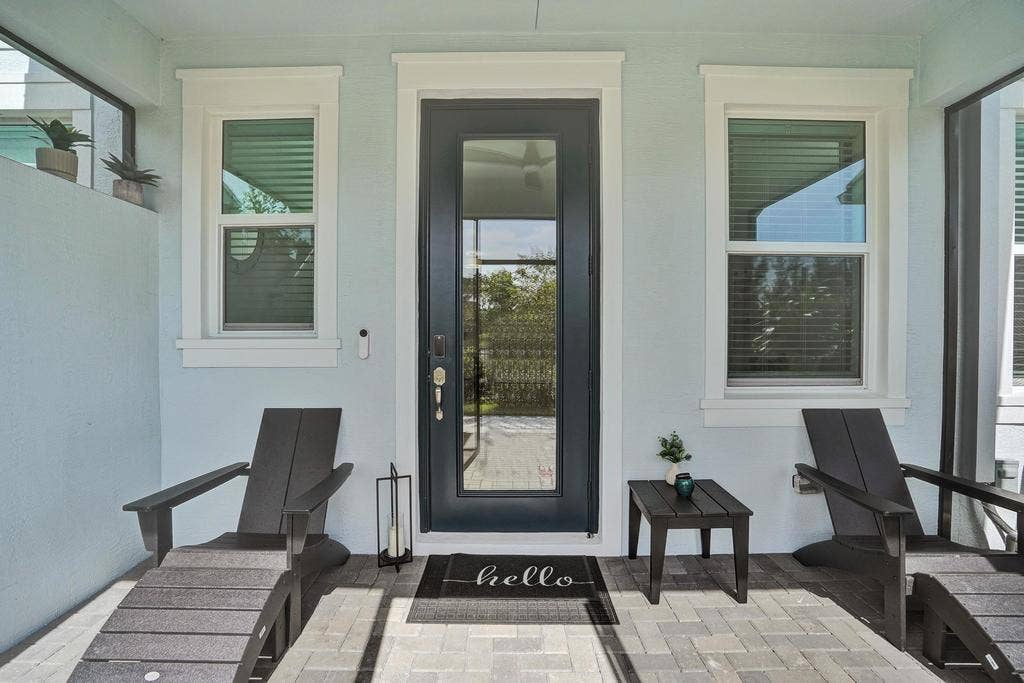Front Entry & Patio 2