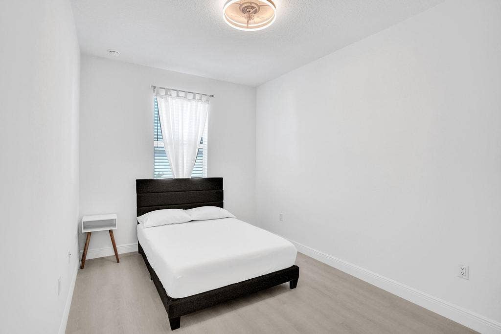Bedroom 2-1