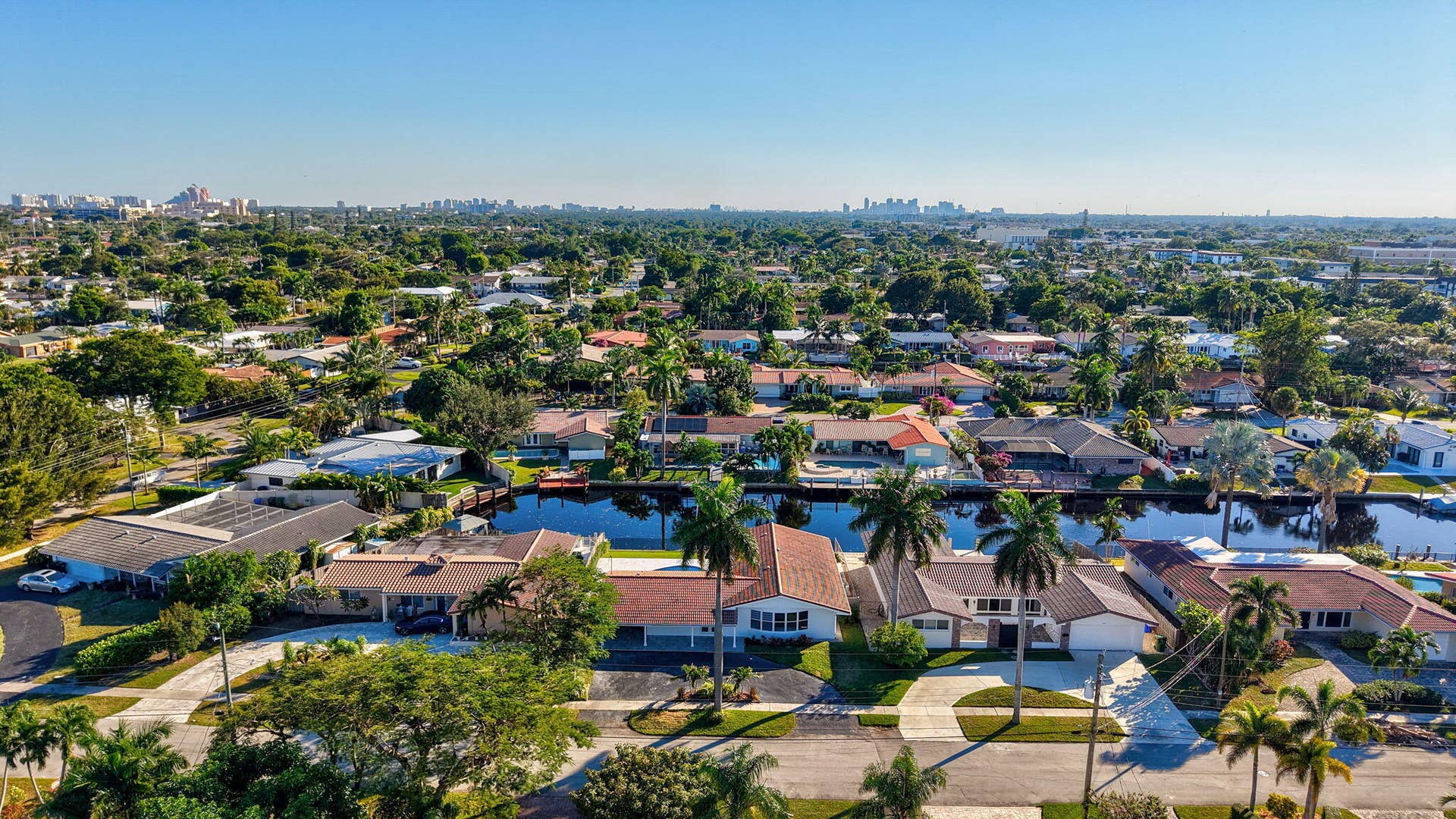 1478 NE 57TH Court, Fort Lauderdale, FL 33334 47-web-or-mls-DJI_20241123151456_0026_D_