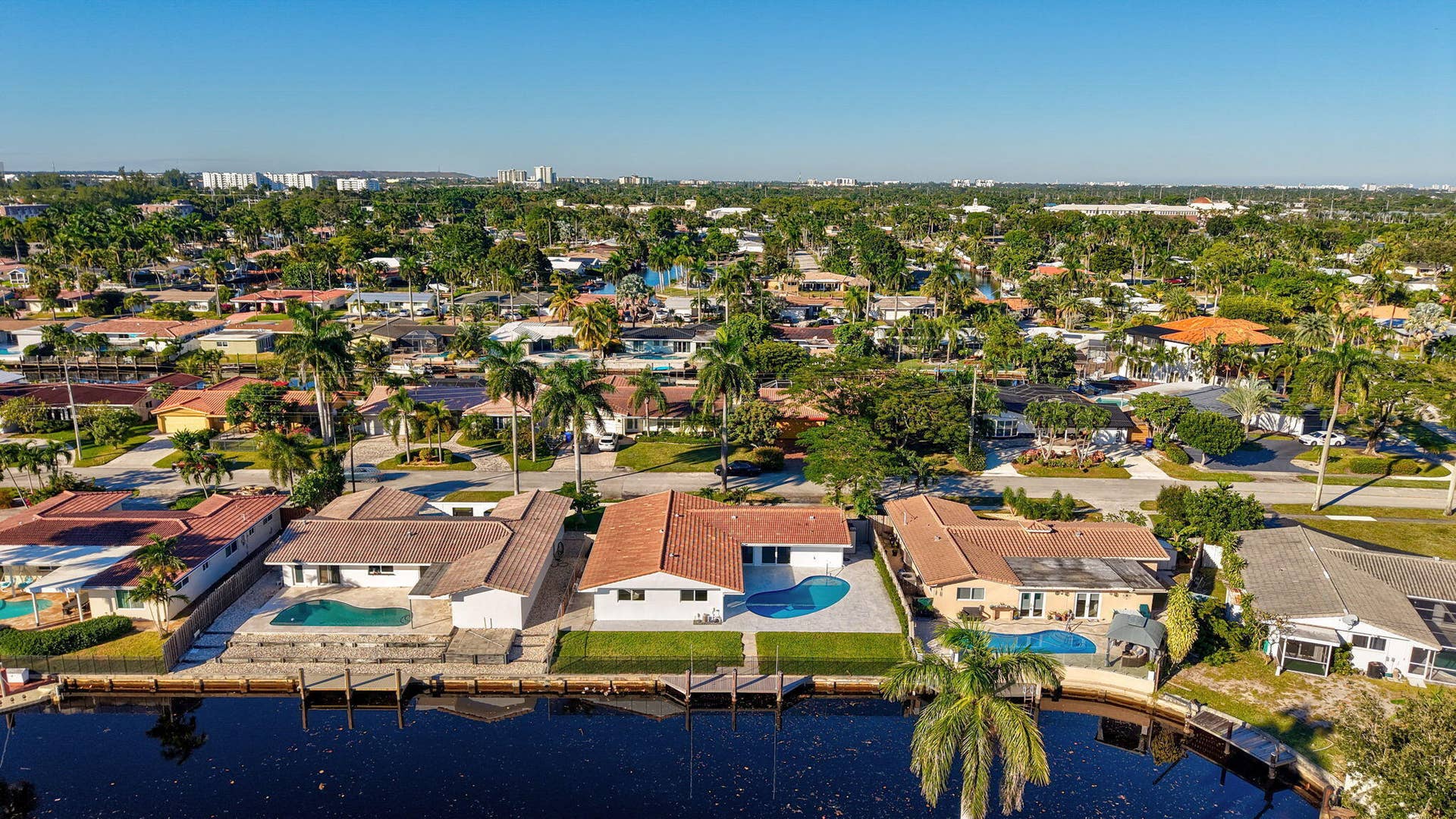 1478 NE 57TH Court, Fort Lauderdale, FL 33334 56-web-or-mls-DJI_20241123151812_0076_D_