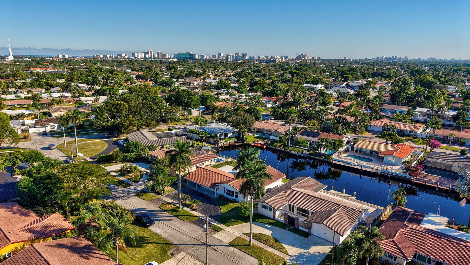 1478 NE 57TH Court, Fort Lauderdale, FL 33334 46-web-or-mls-DJI_20241123151442_0021_DA