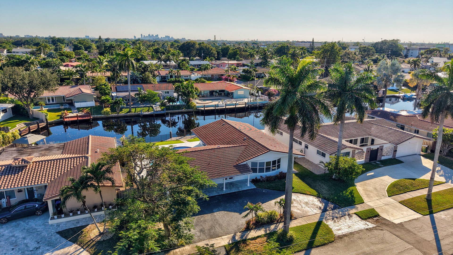 1478 NE 57TH Court, Fort Lauderdale, FL 33334 43-web-or-mls-DJI_20241123151341_0006_D_