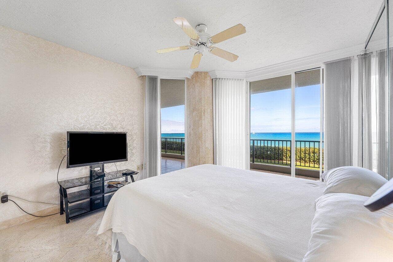 800 Ocean Drive, #204, Juno Beach, FL 33408 Primary bedroom