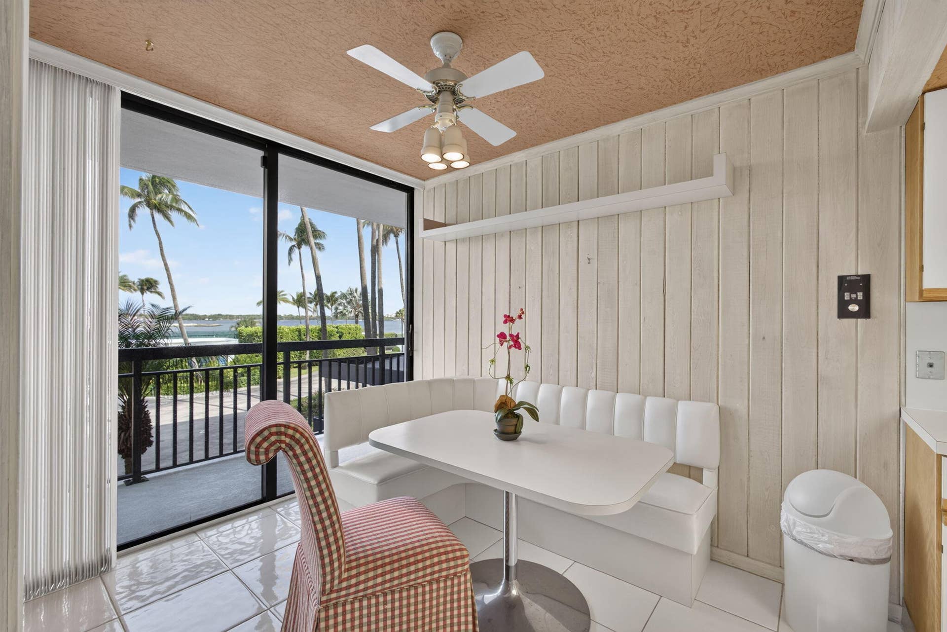 3140 S Ocean Boulevard, #101 S, Palm Beach, FL 33480 Dining area
