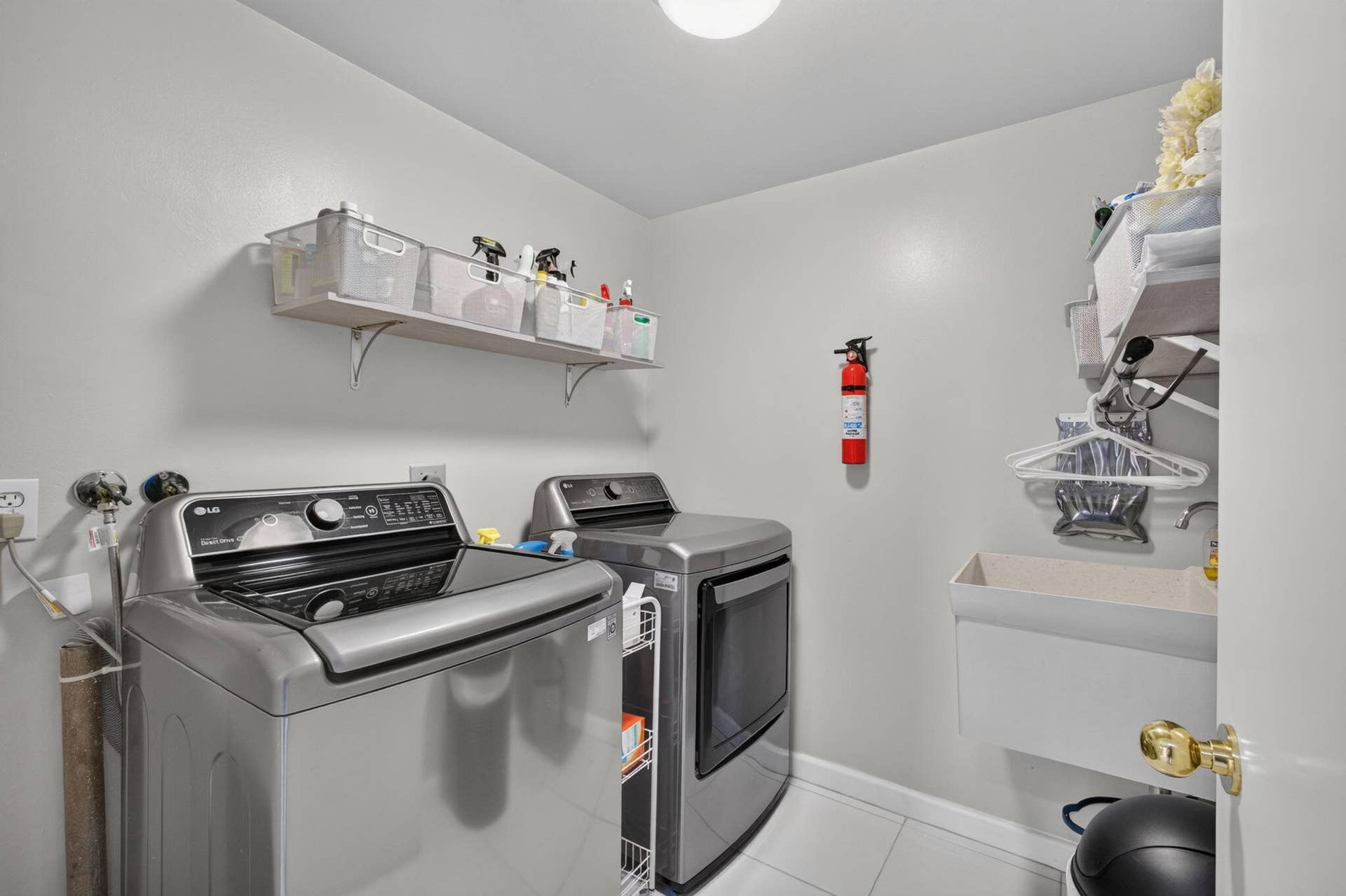 3140 S Ocean Boulevard, #101 S, Palm Beach, FL 33480 Laundry room
