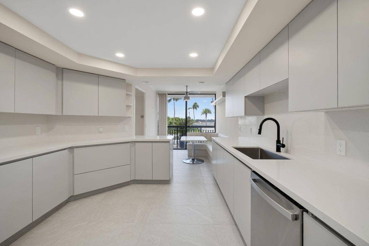 3140 S Ocean Boulevard, #101 S, Palm Beach, FL 33480 Kitchen
