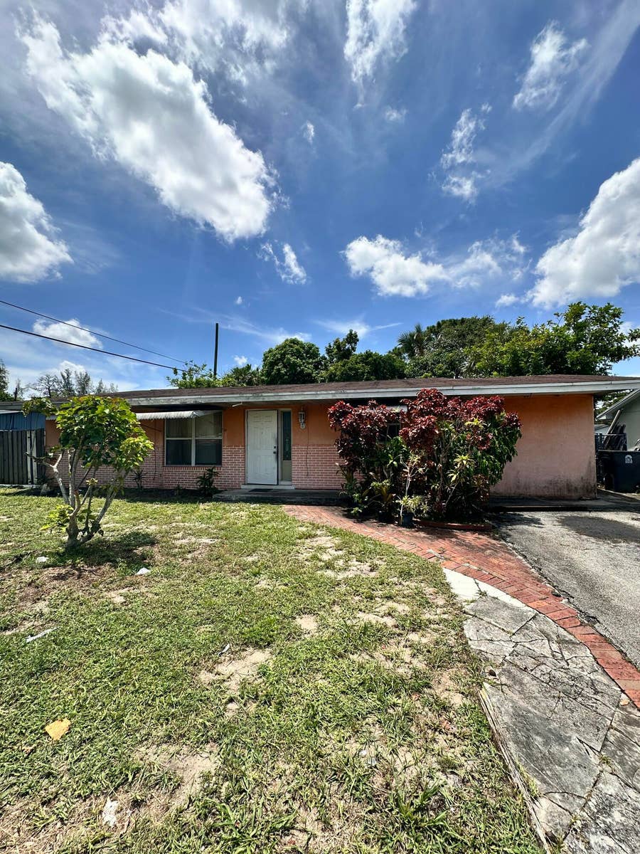 Property photo for 5612 Souchak Drive, West Palm Beach, FL