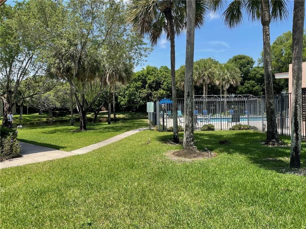 235 LAKEVIEW Drive, #102, Weston, FL 33326 Photo 28