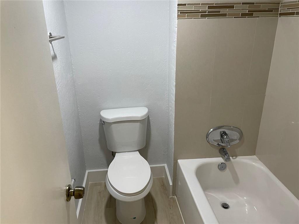 235 LAKEVIEW Drive, #102, Weston, FL 33326 Photo 20