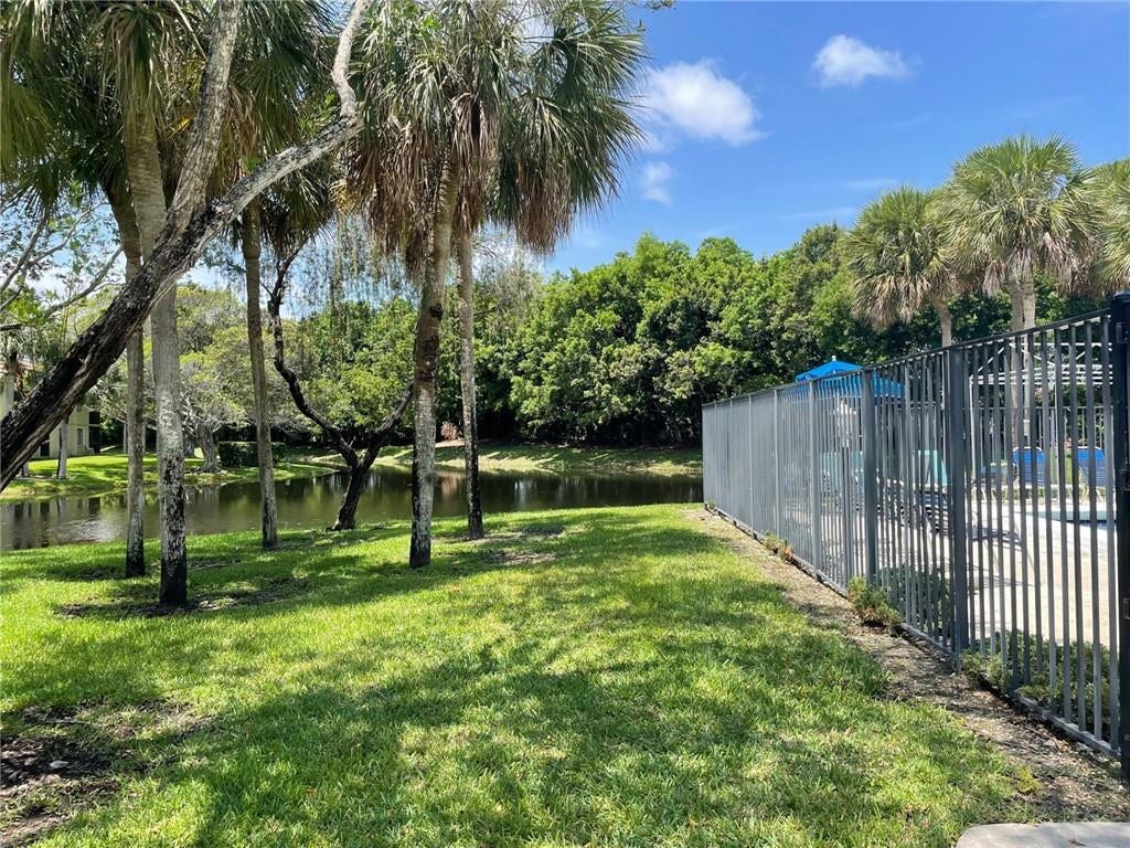 235 LAKEVIEW Drive, #102, Weston, FL 33326 Photo 27