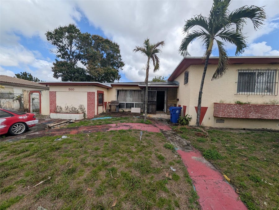 Property photo for 580 E CAMPUS Circle, Fort Lauderdale, FL