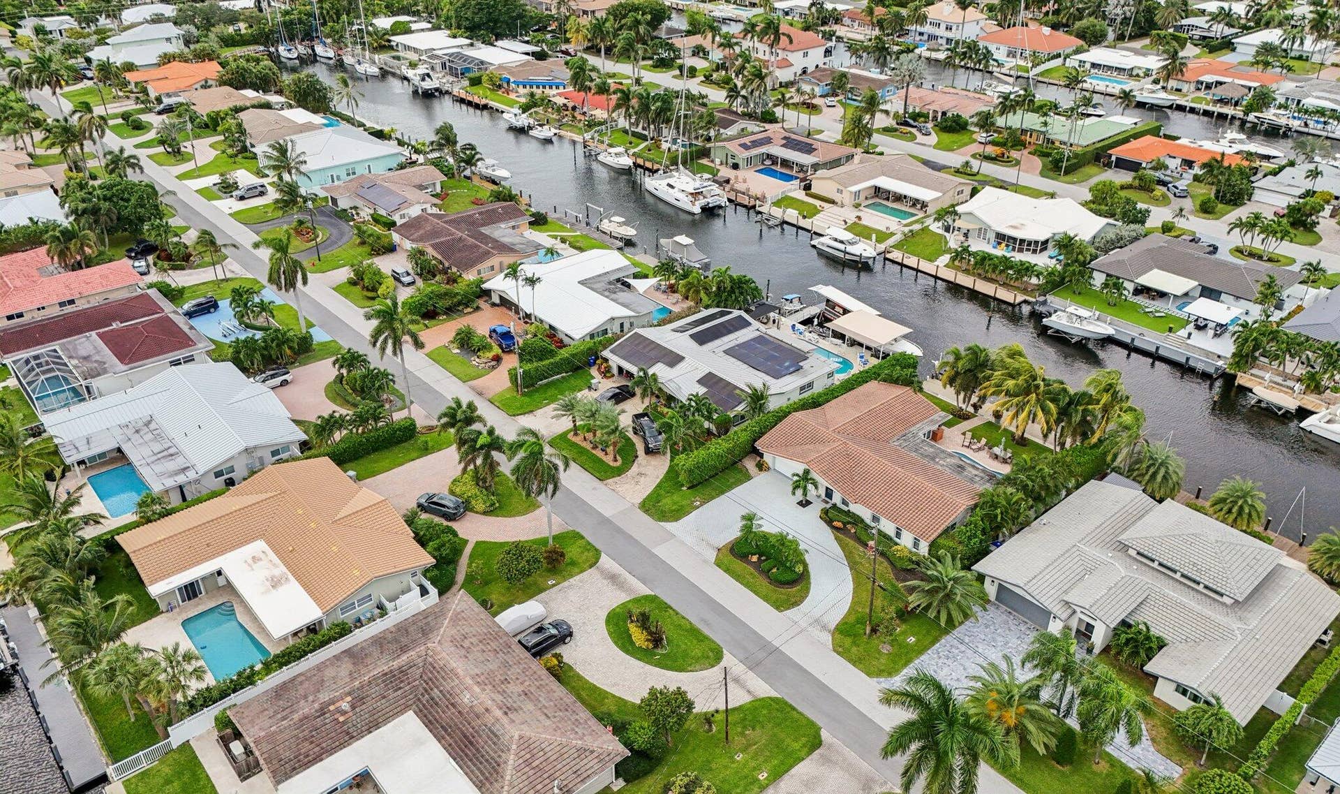 2731 NE 5th Street, Pompano Beach, FL 33062 Large vessel canals