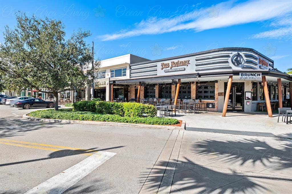 2731 NE 5th Street, Pompano Beach, FL 33062 walk to The Foundry