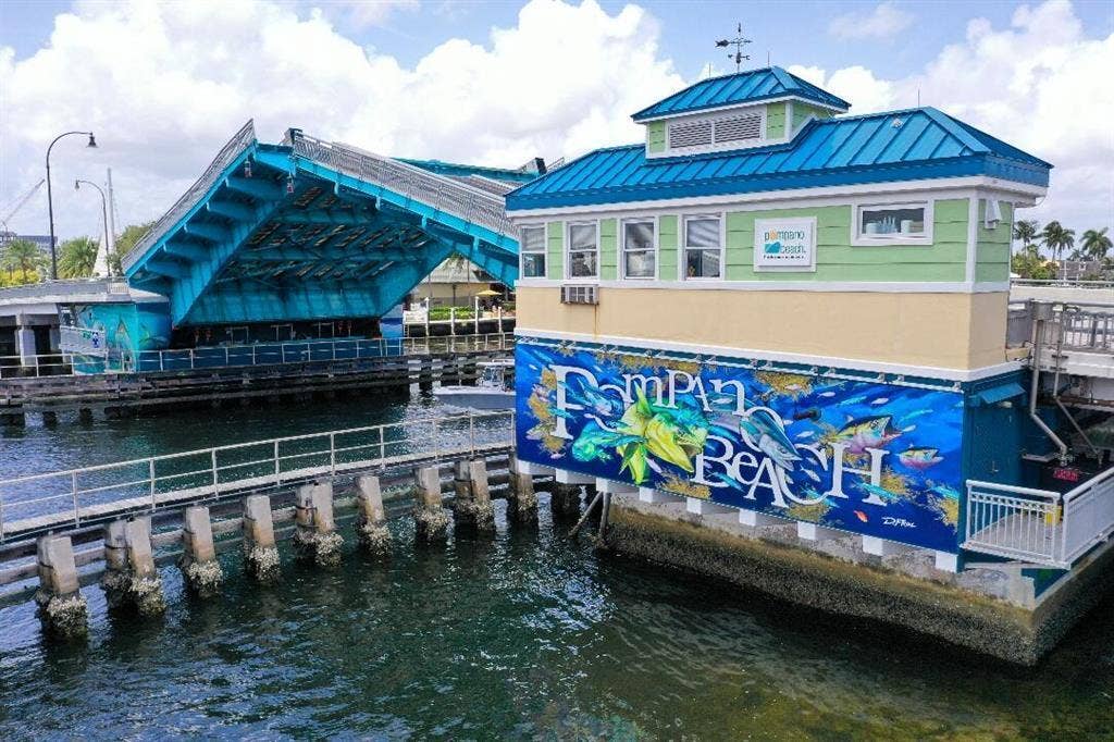 2731 NE 5th Street, Pompano Beach, FL 33062 24