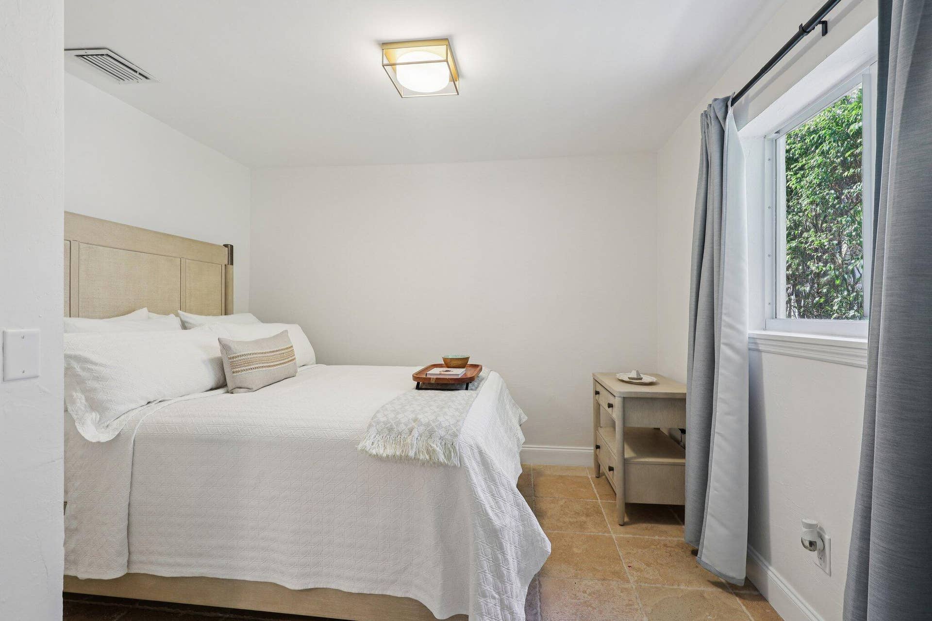 2731 NE 5th Street, Pompano Beach, FL 33062 Suite #2 west side of the home