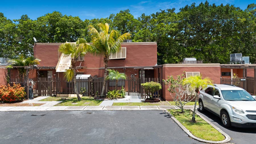 Property photo for 1517 Fairway Road, Pembroke Pines, FL